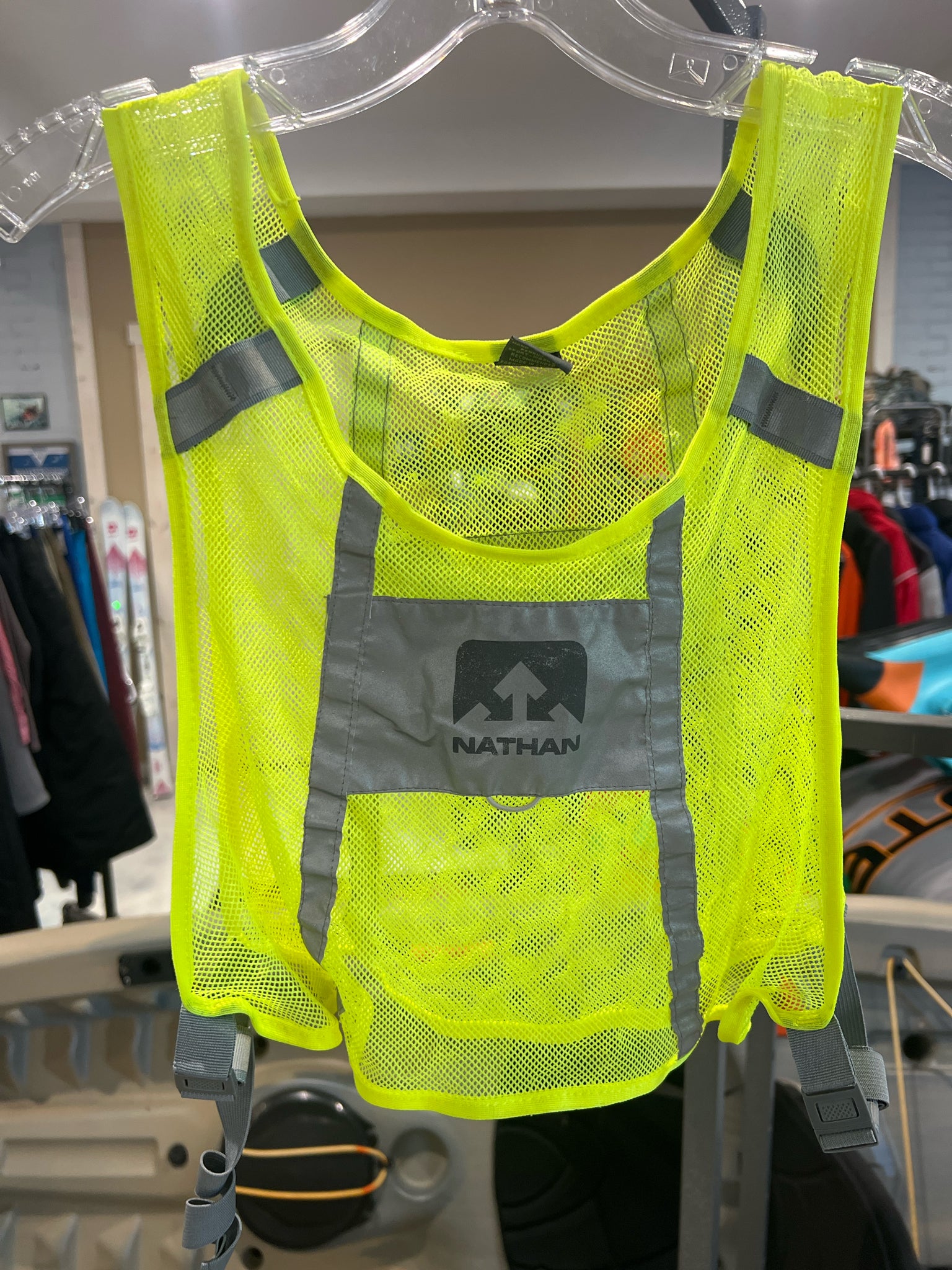 nathan gear Nathan Gear Visibility Running Vest