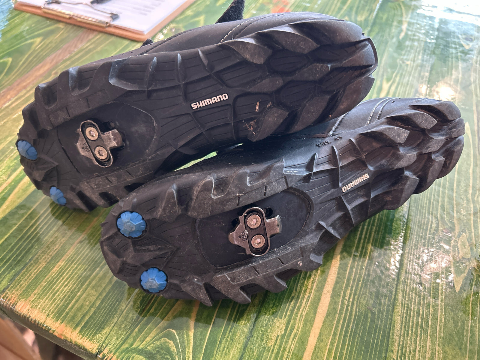Womens 8.5 Shimano Bike Shoes