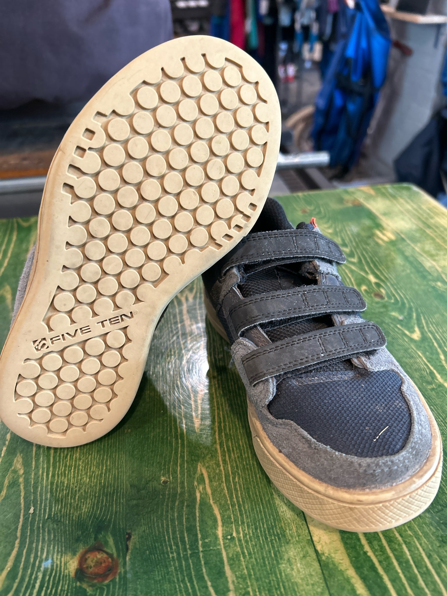 Five Ten Size 13.5 Blue Kids shoes