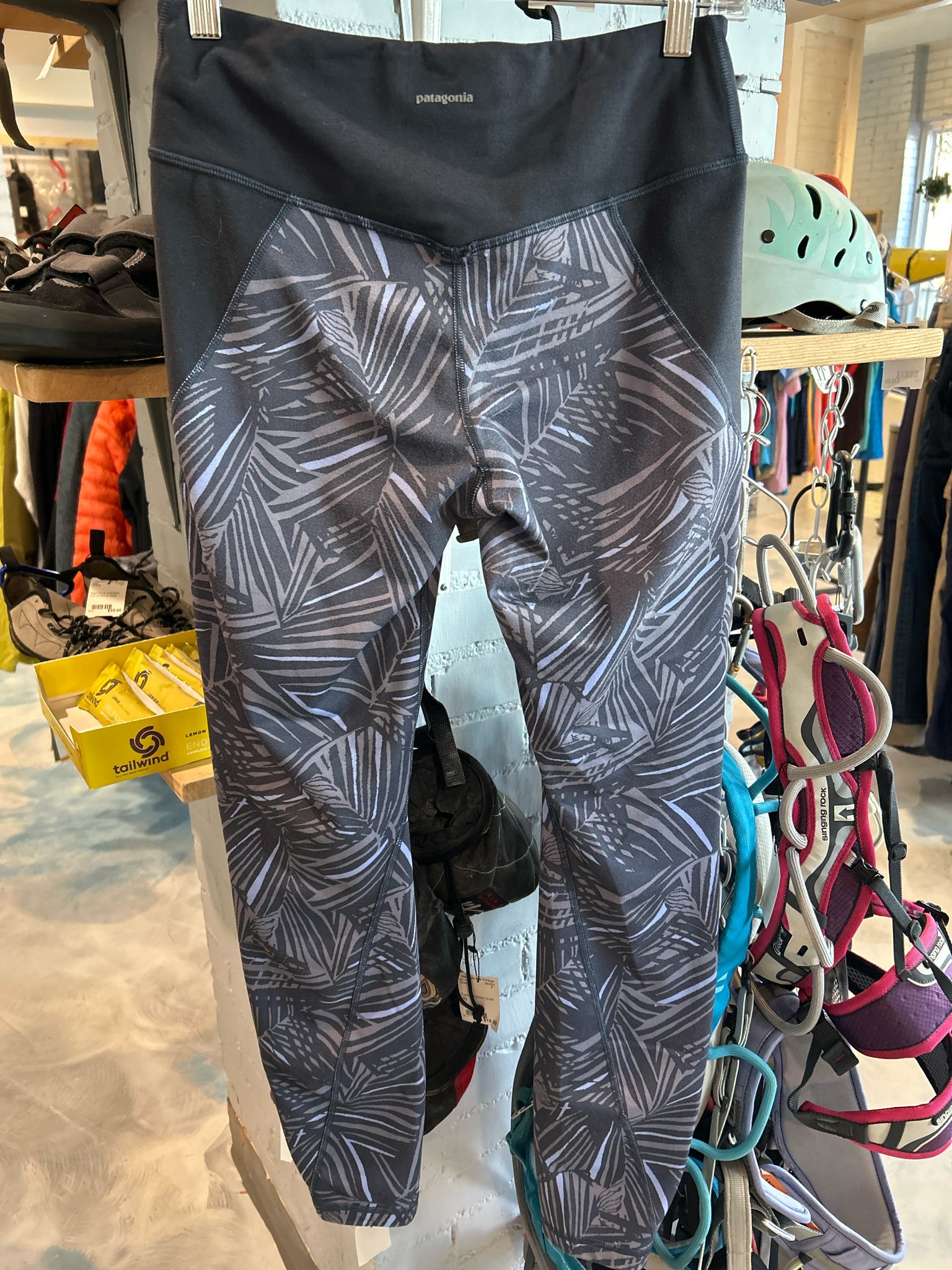 Size M Patagonia Centered Crop Leggings