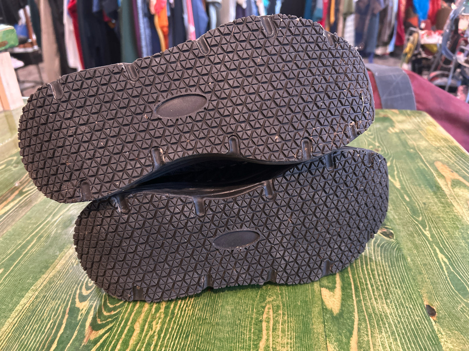 AVW Non Slip Size 9 Shoes