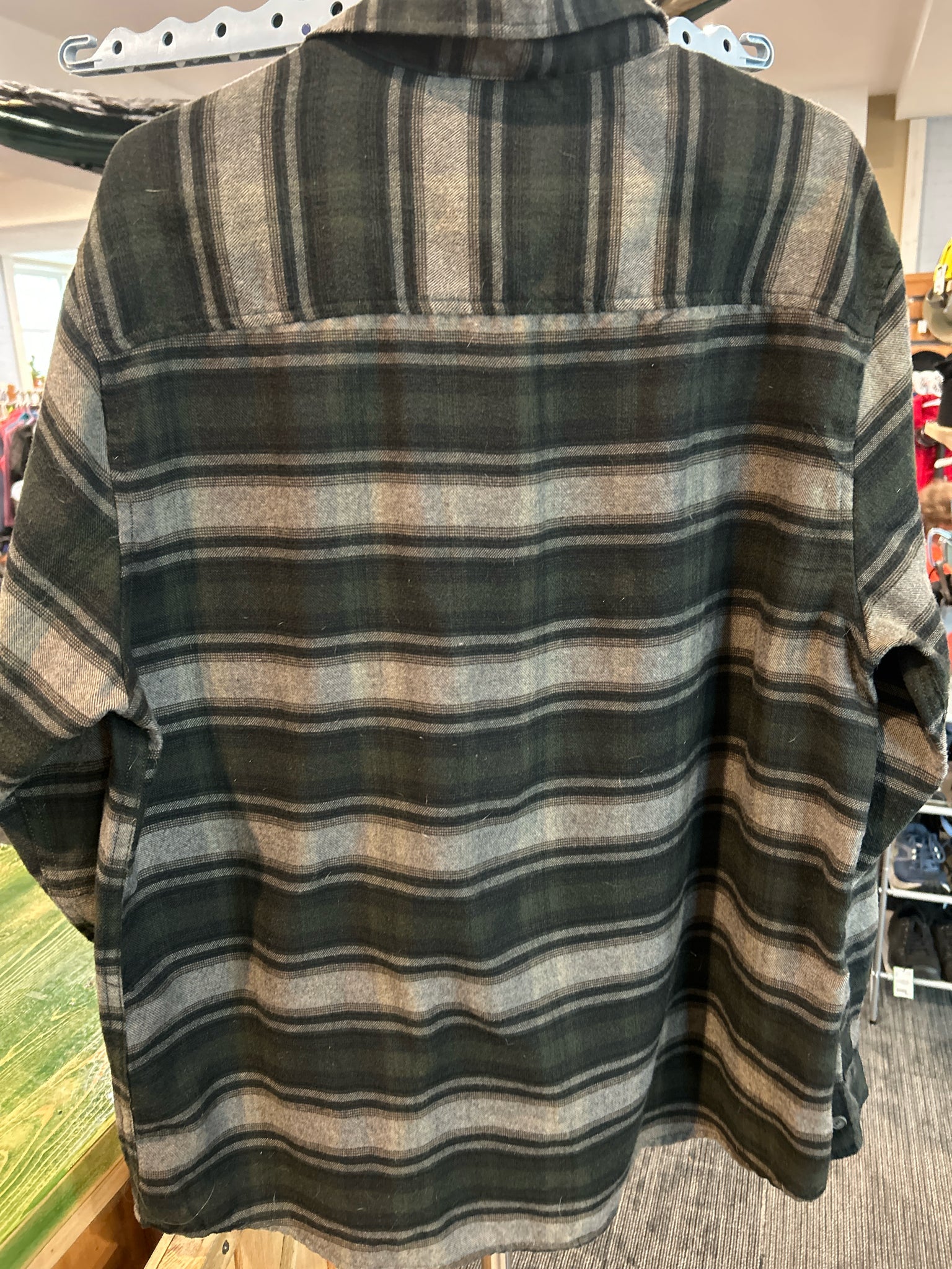North River Outfitters Size L Shirt