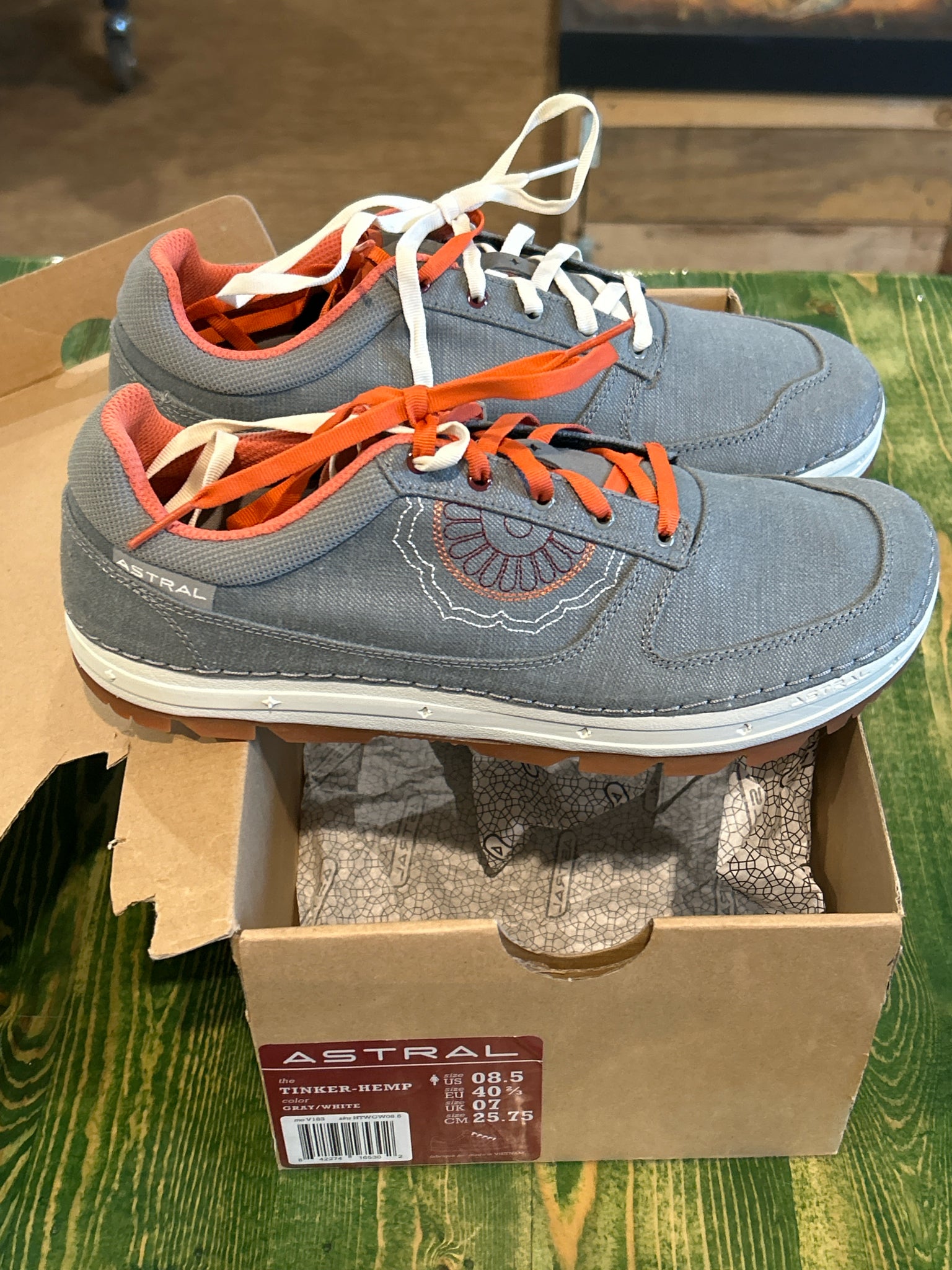 Astral Designs Size 8.5 Gray Shoes