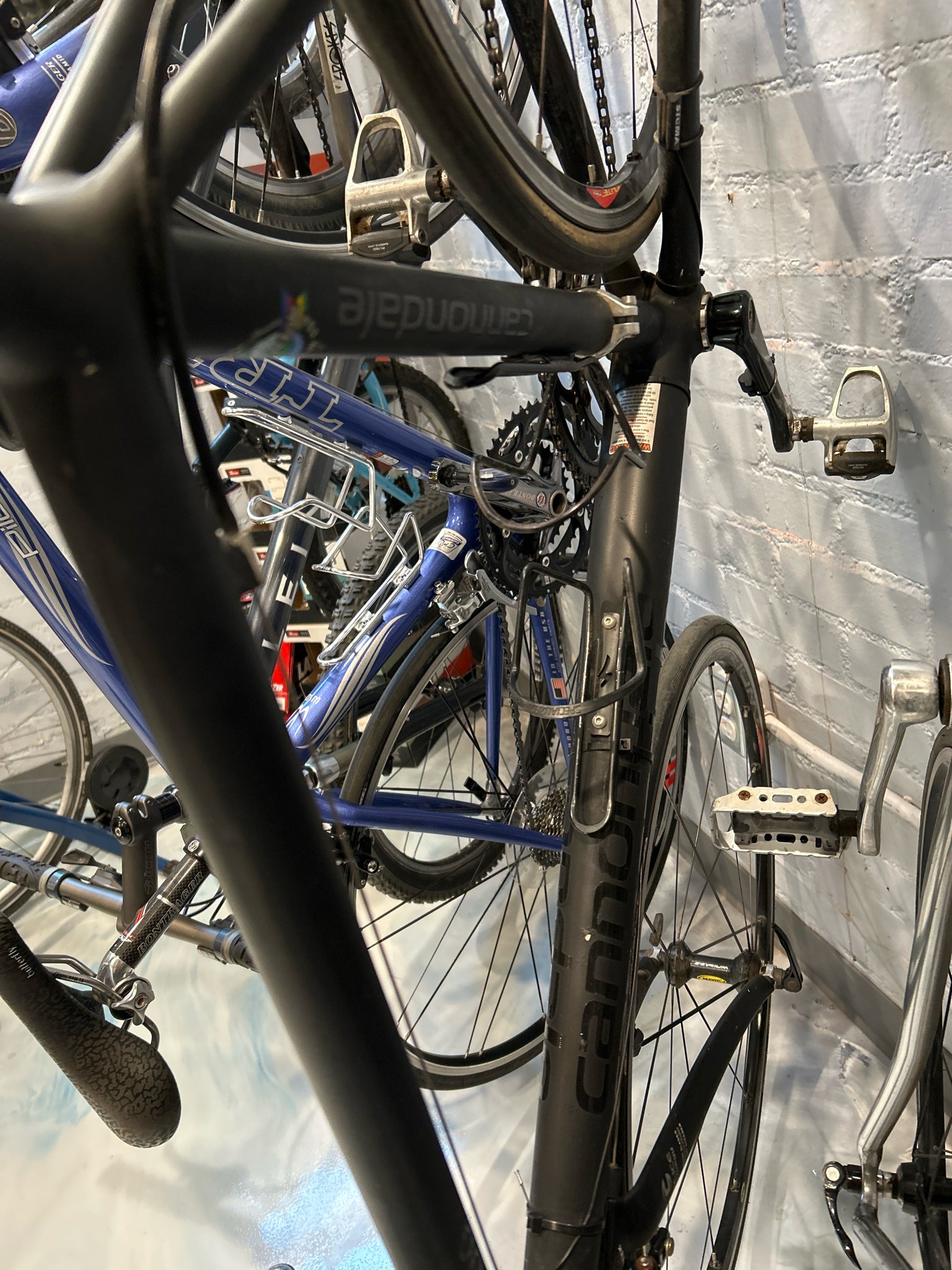 Cannondale R600 Road Bike