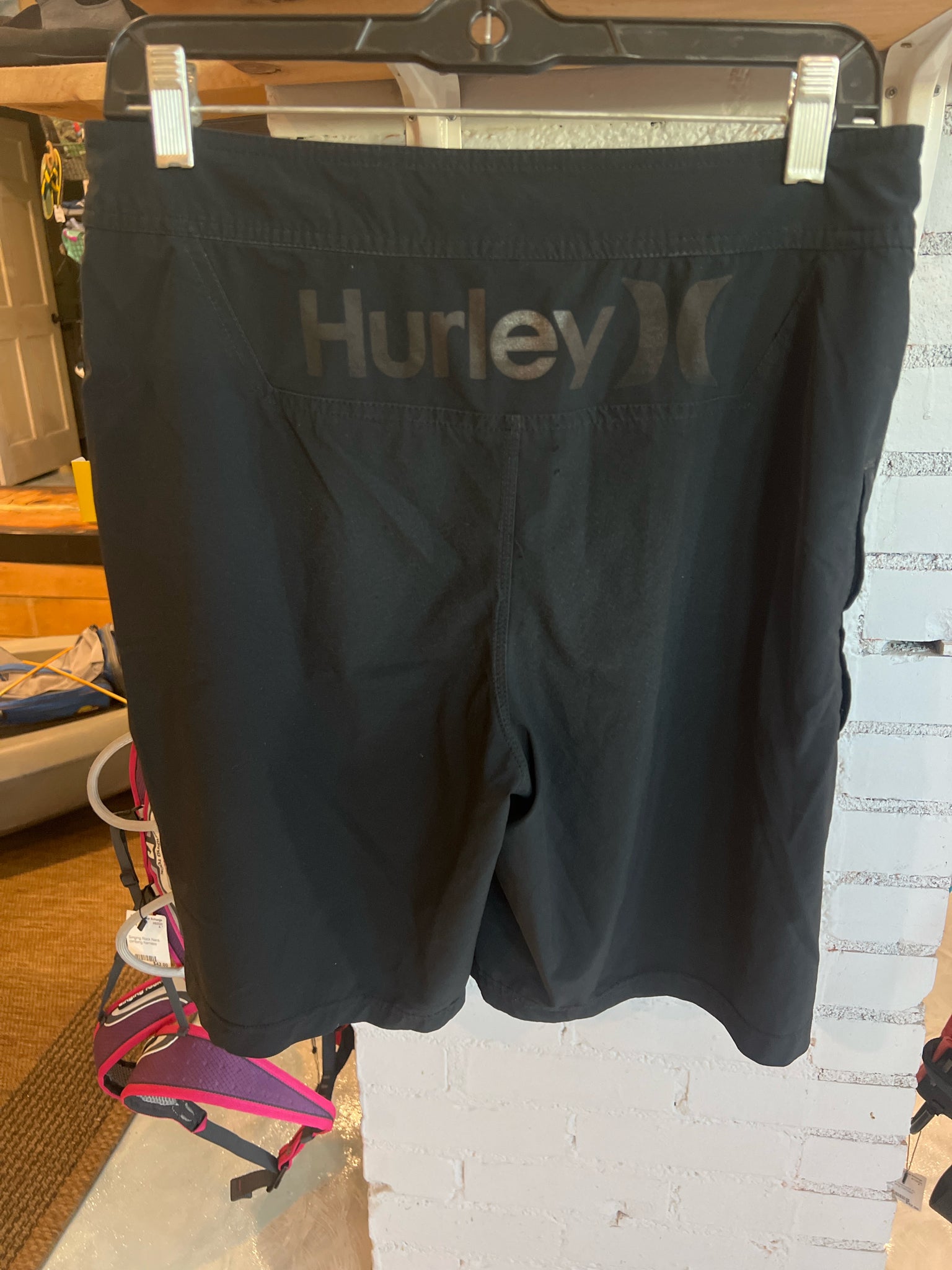 Size M Hurley 9 in Board Shorts