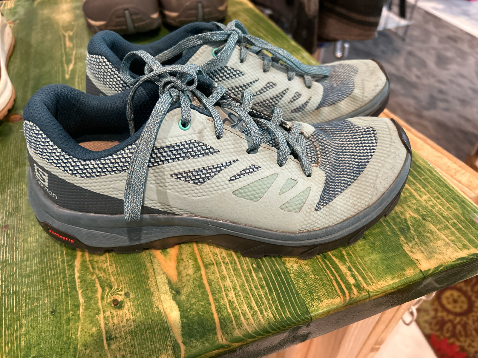 Salomon Size 7 Blue Shoes