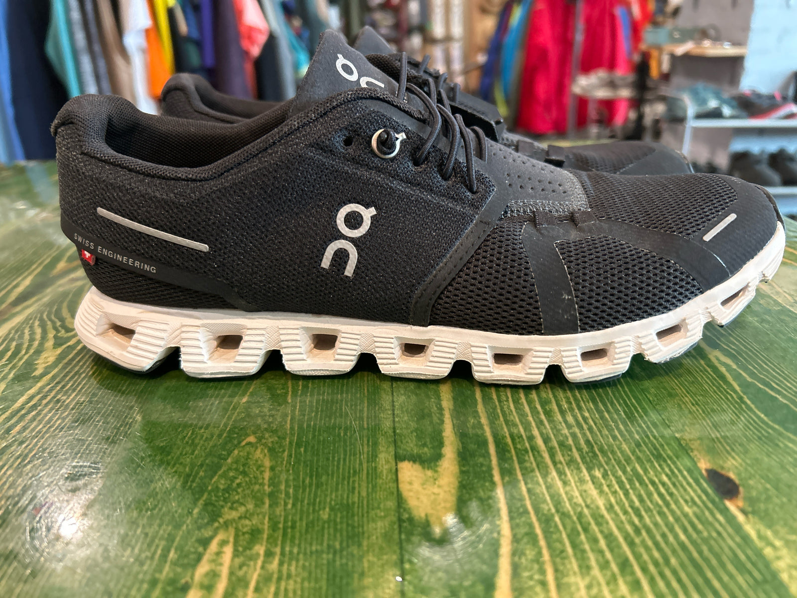 Swiss Engineering Womens Size 9 Black Running Shoes
