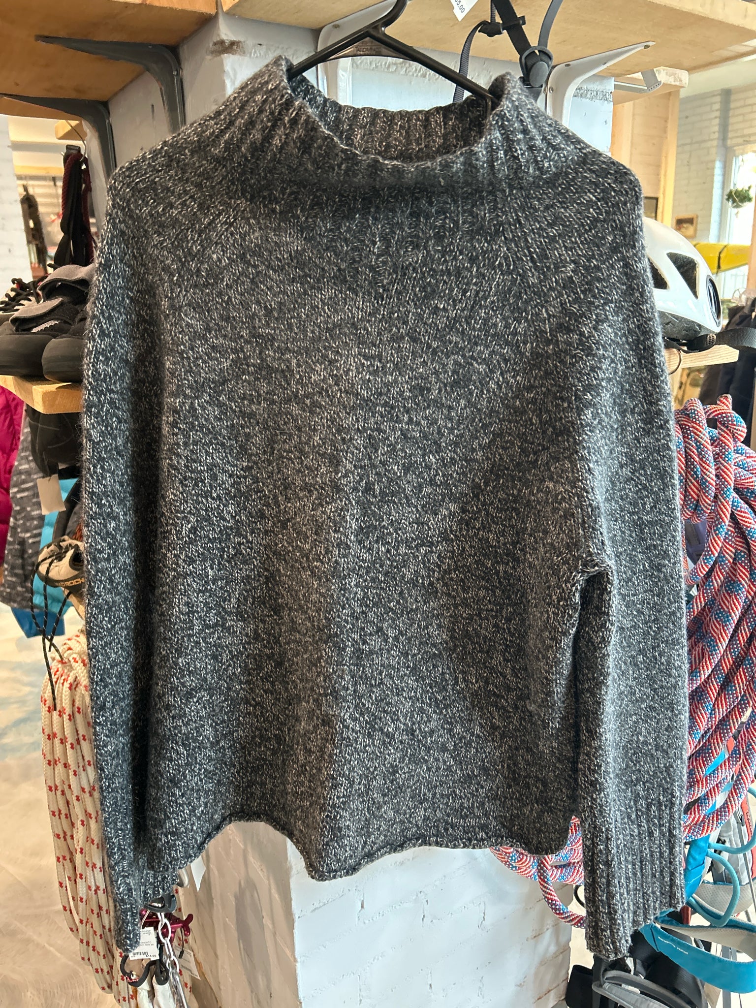 Size L Old Navy Sweater
