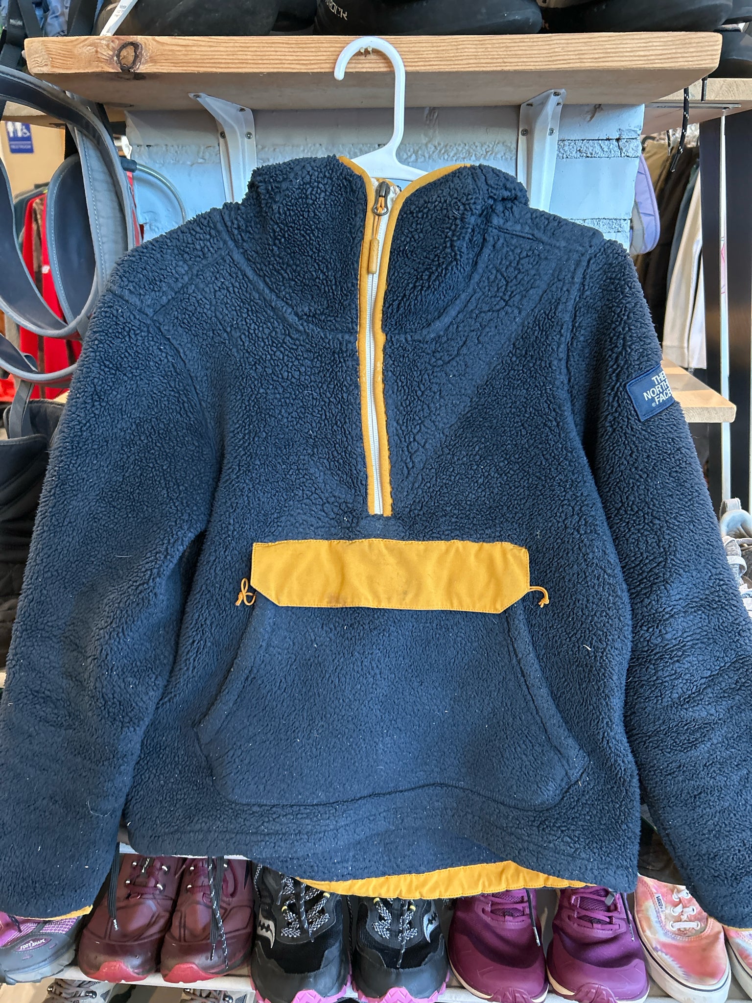 North Face Campshire Pullover Hoodie