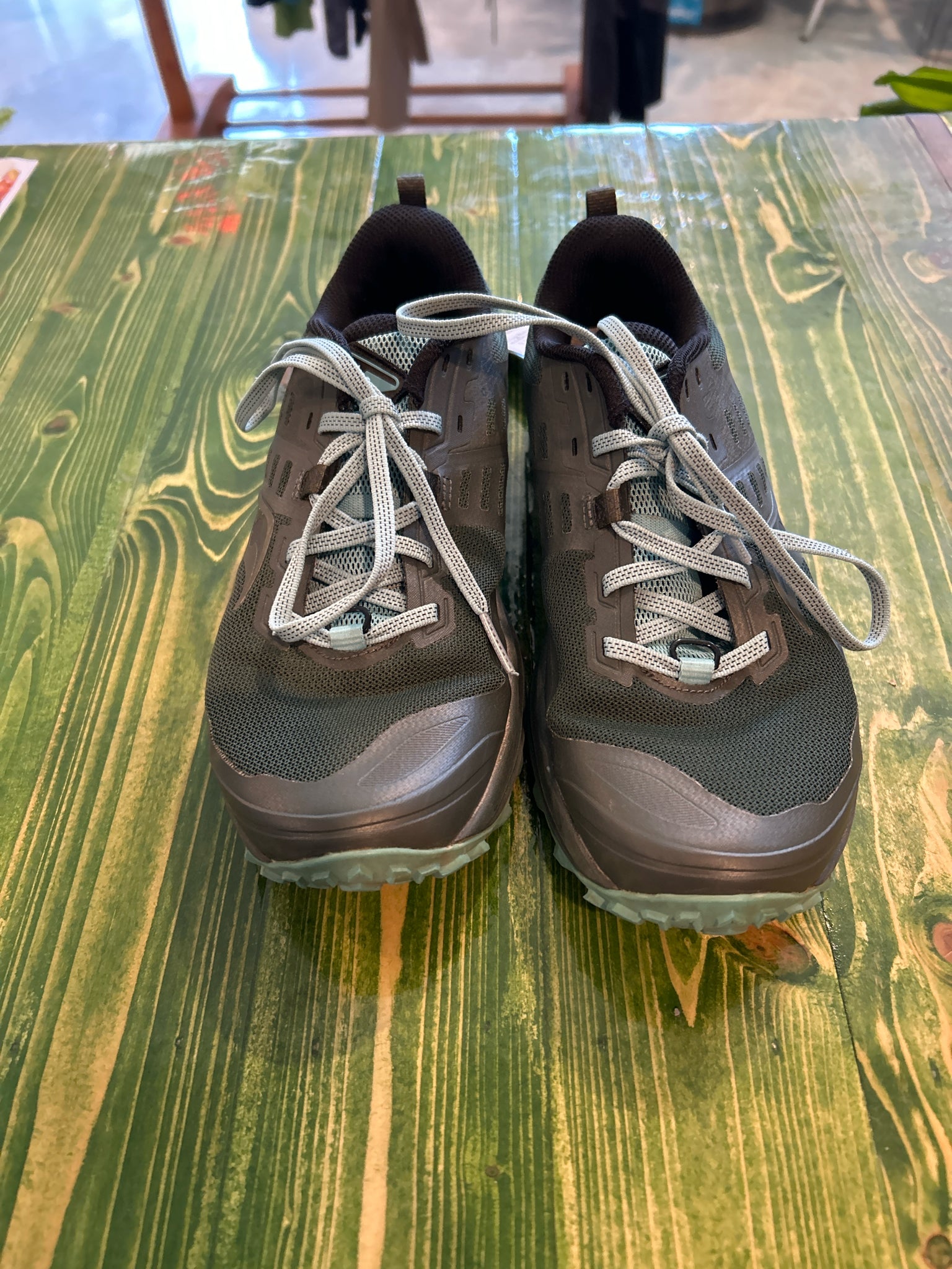 Women's Size 8.5 Saucony Peregrine Trail Running Shoes