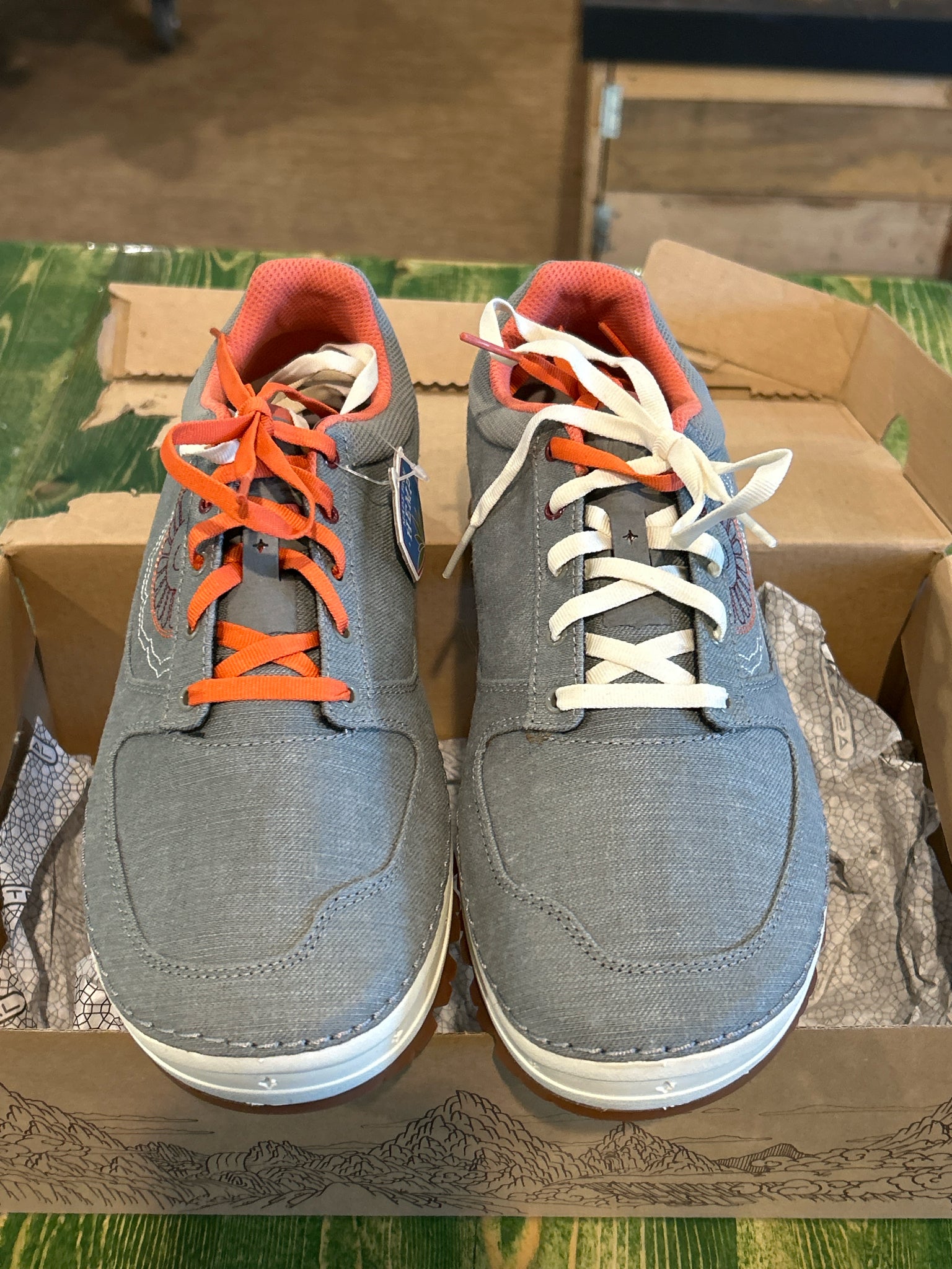 Astral Designs Size 8.5 Gray Shoes