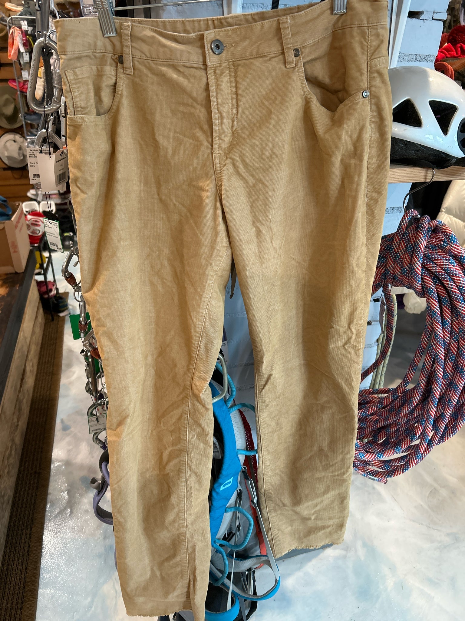 Size 10 Carve Designs Pants