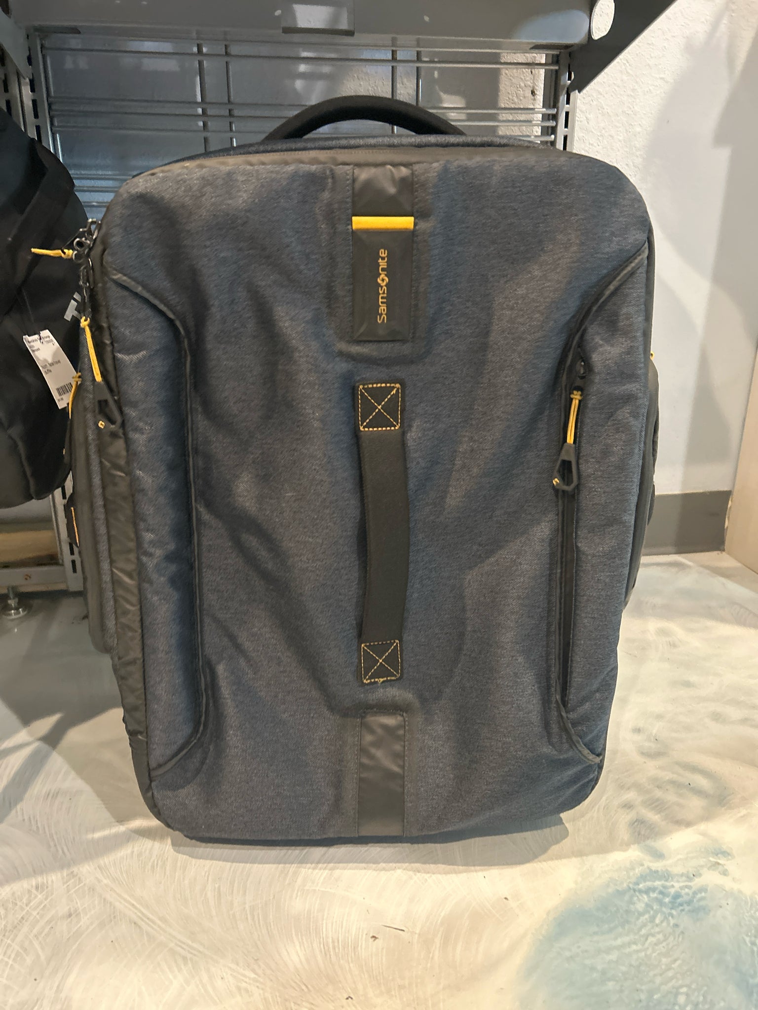 Samsonite Paradiver lite wheeled small suitcase