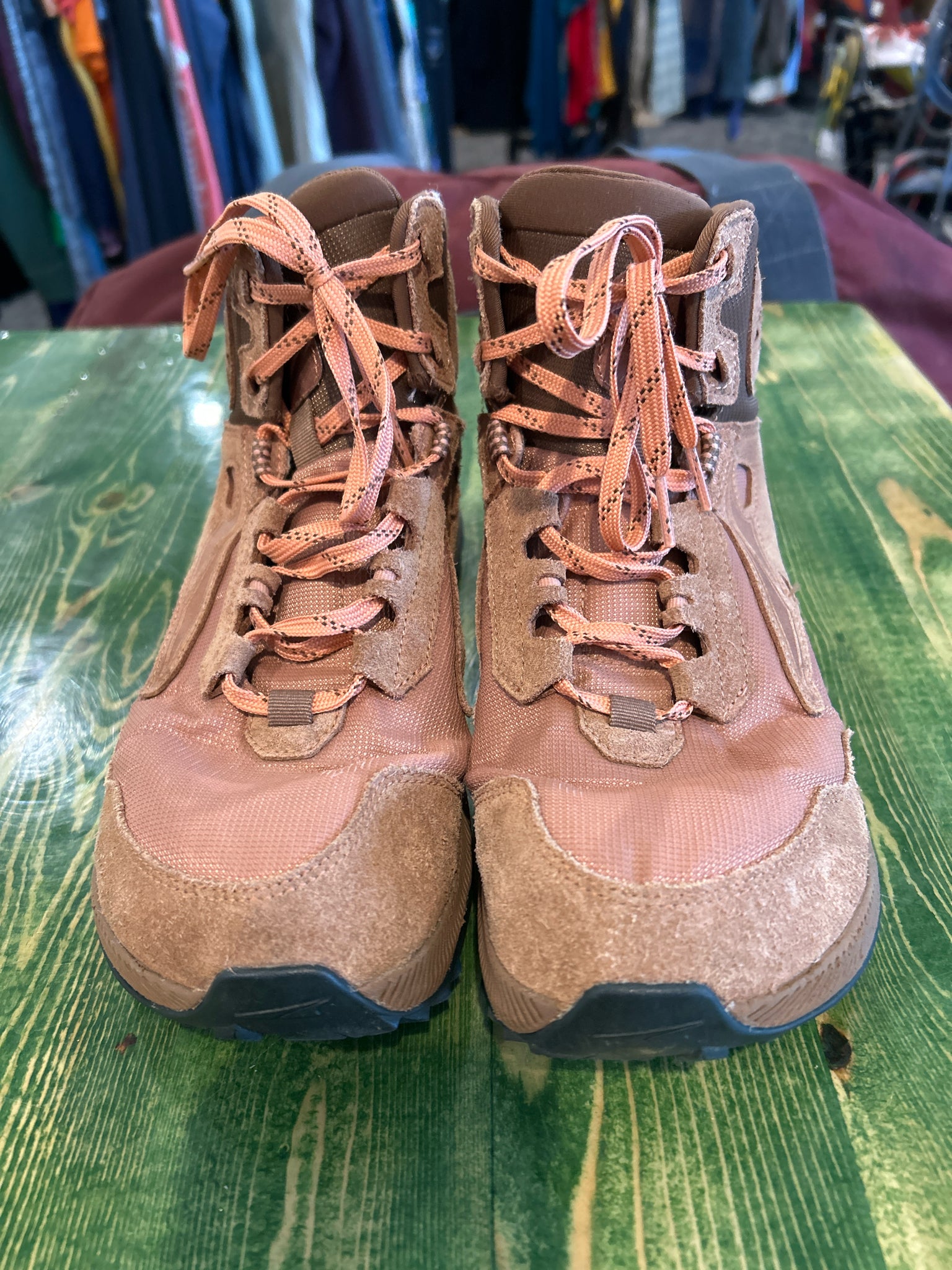 Altra Womens Size 9 Lone Peak Hiking Shoes