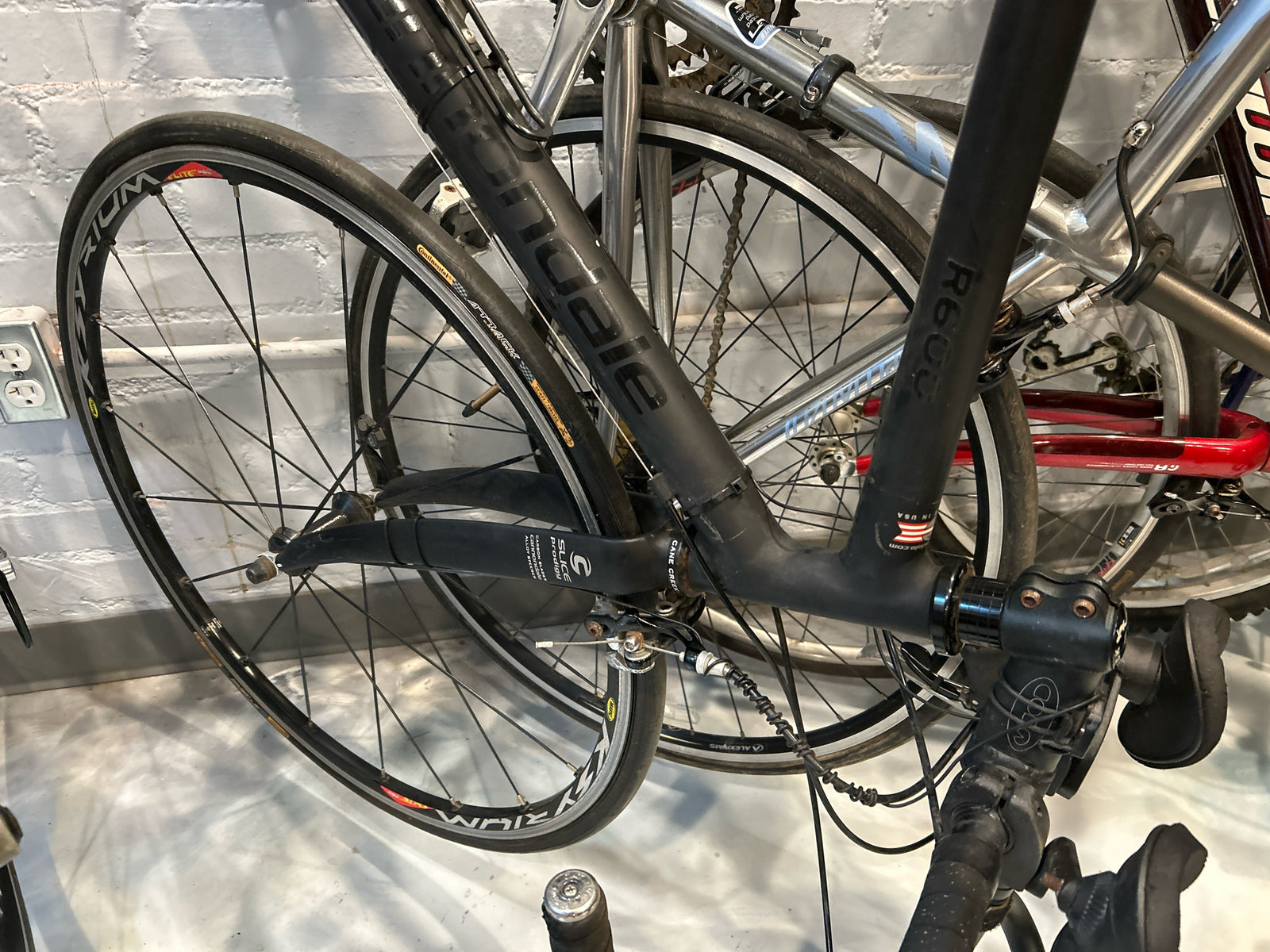 Cannondale R600 Road Bike