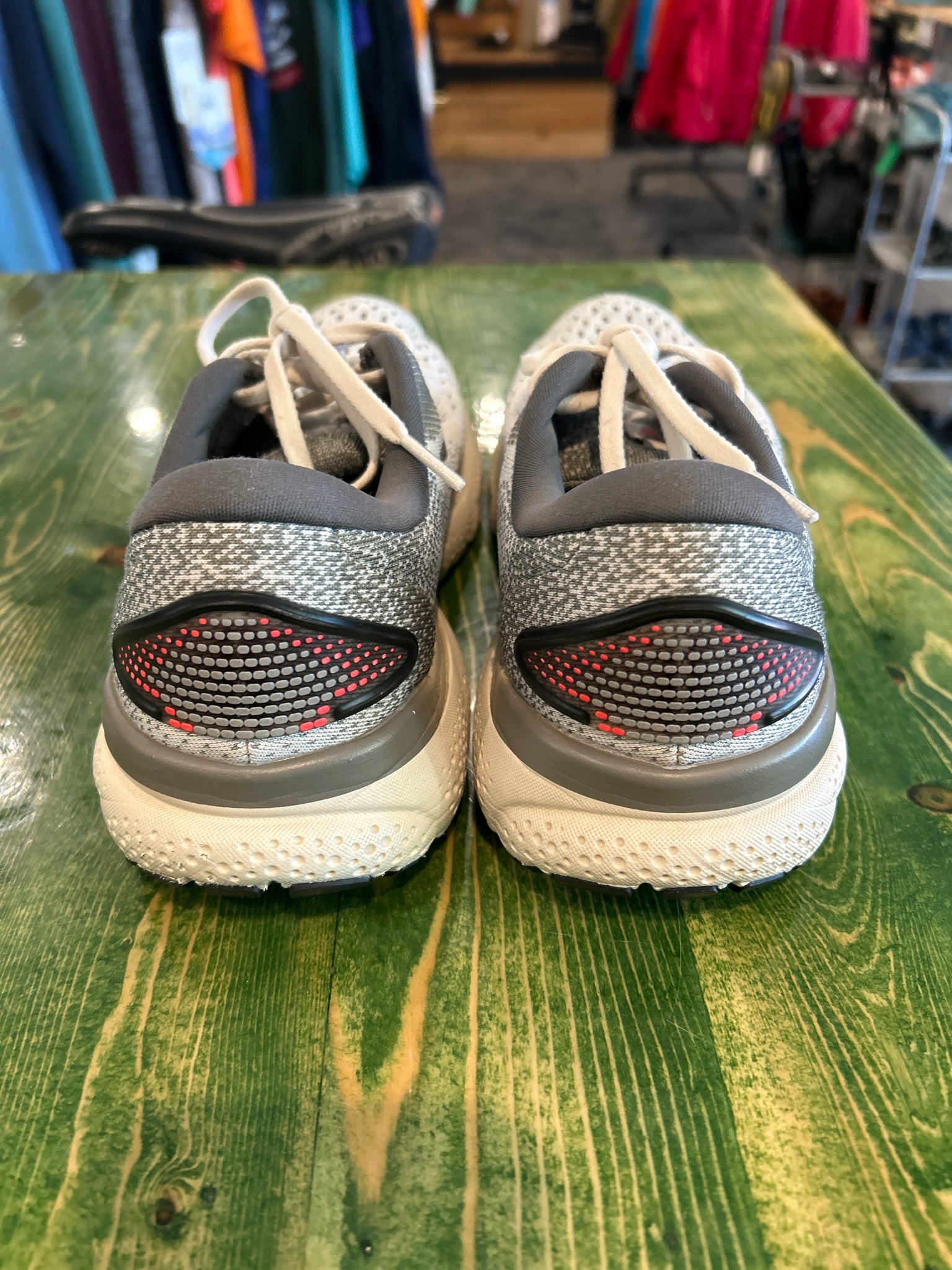 Brooks Size 8.5 Ghost Road Running Shoes