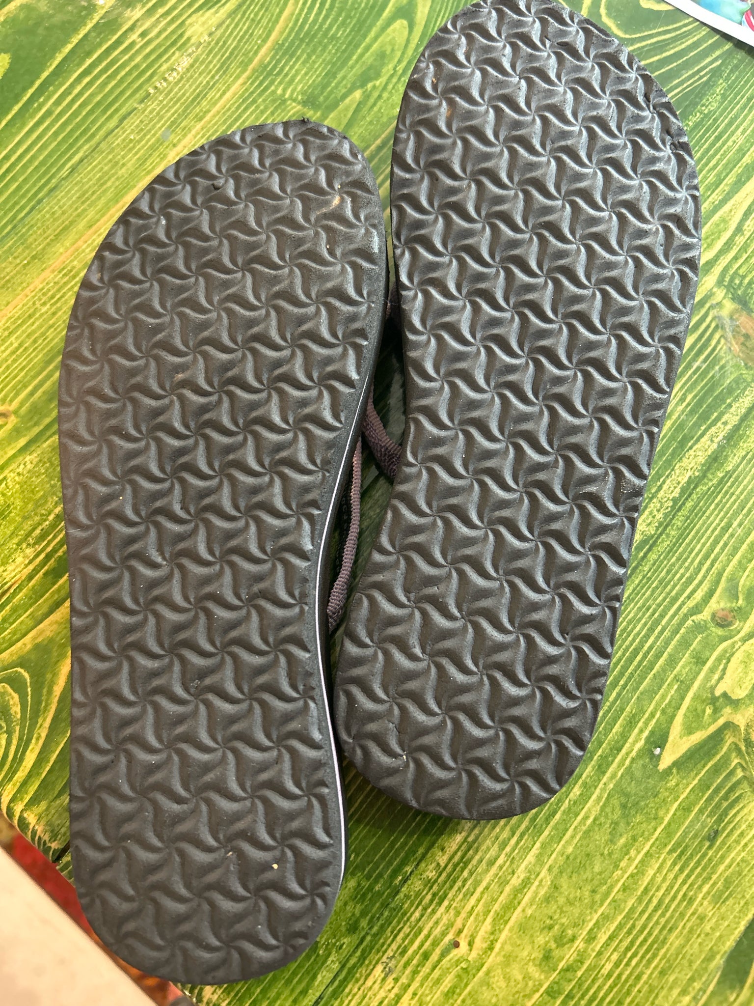 8 Teva Olowahu Flip-flop Sandals