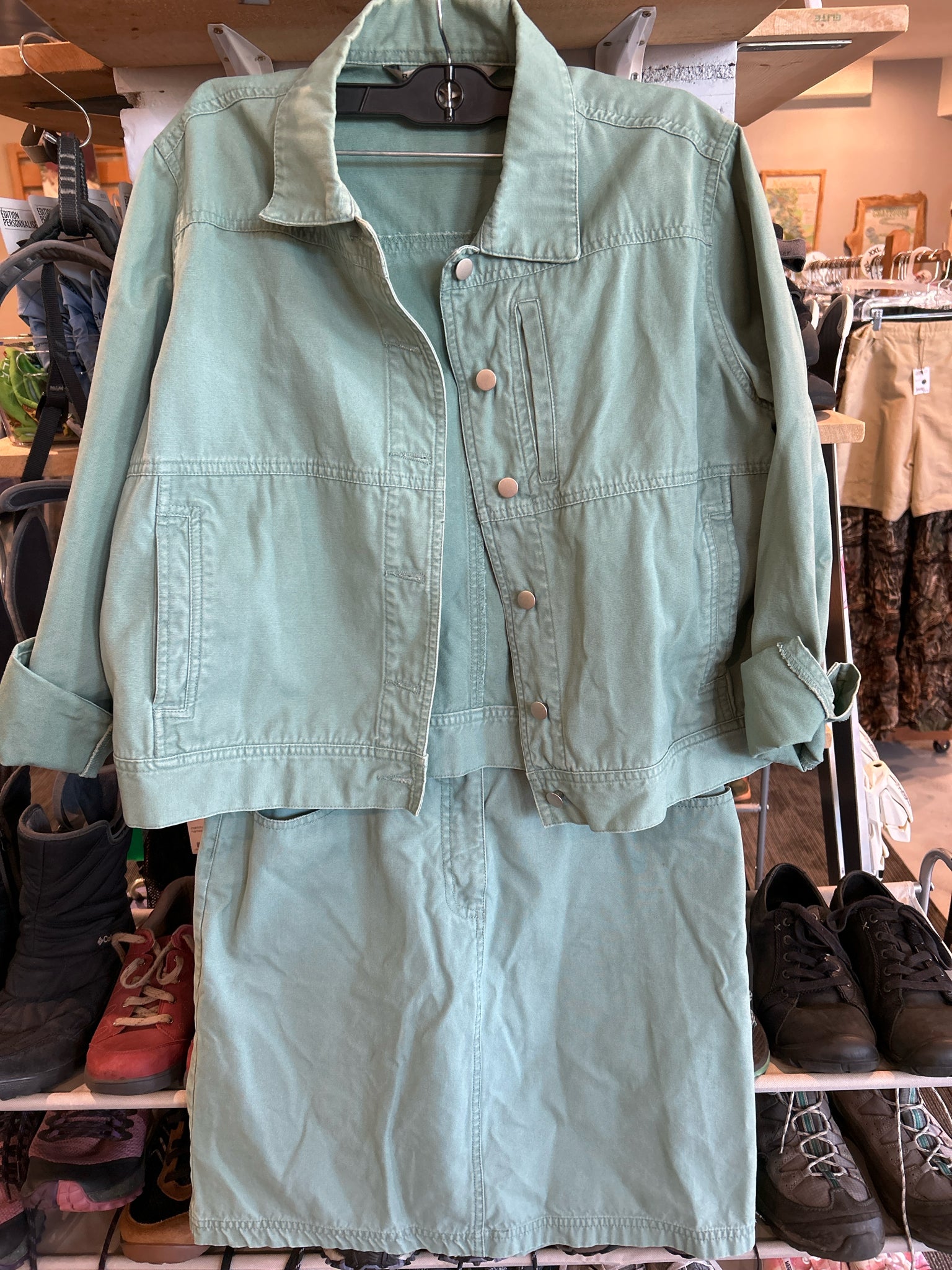Size M Royal Robbins Skirt and Jacket combo