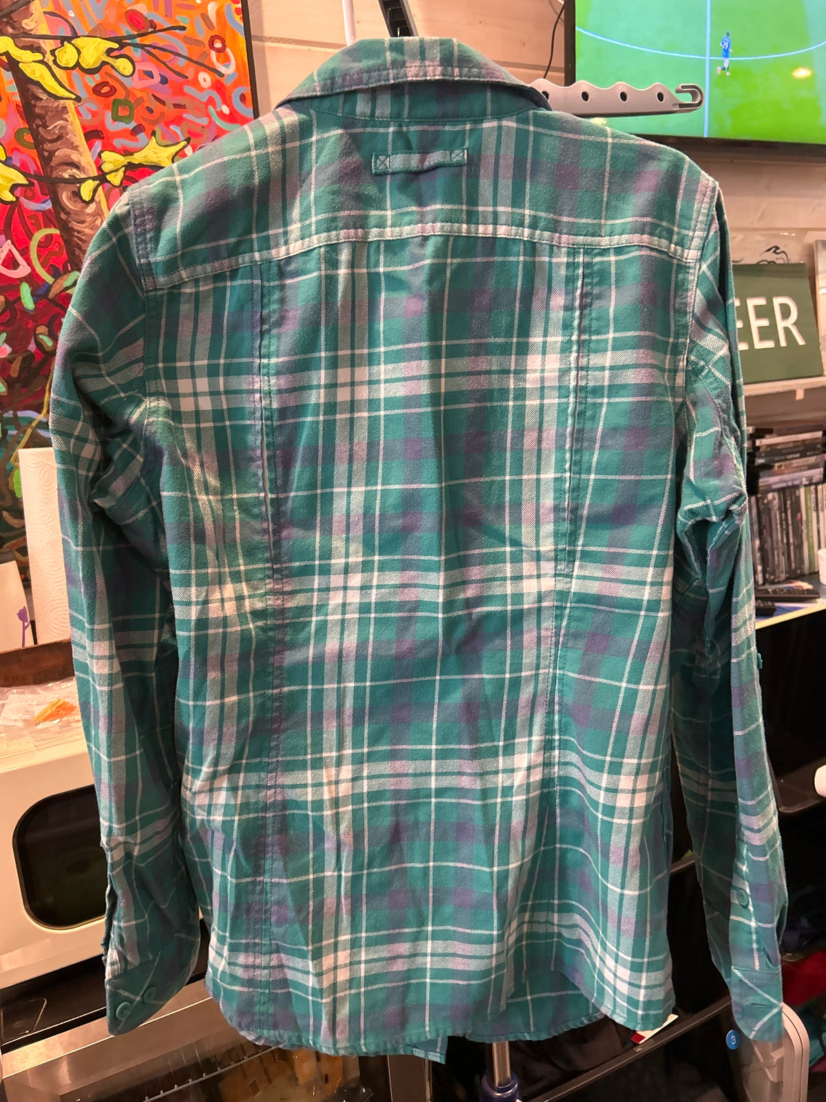 Size M Duluth Trading Co Long sleeve Button Up