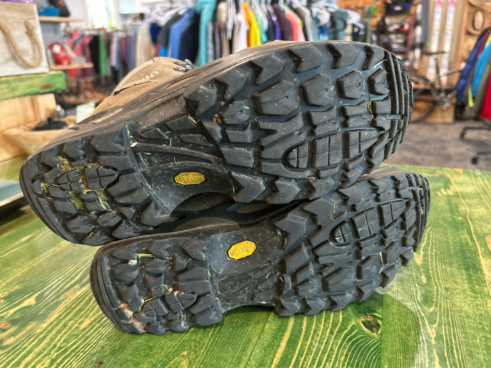 Lowa Renegade GTX Mid Hiking Boots