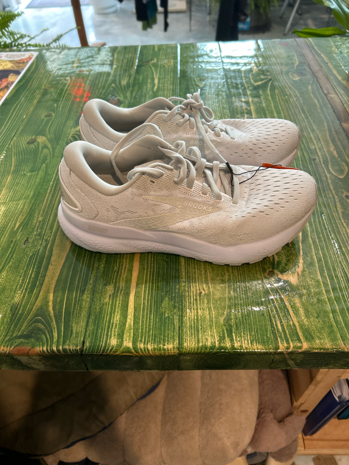 Women's Size 8.5 Brooks Ghost 16 Running Shoes