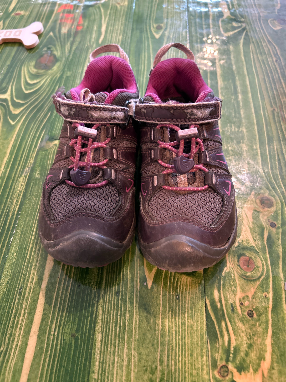 Keen Size 11 Oakridge Low Waterproof Hiking  Kids shoe