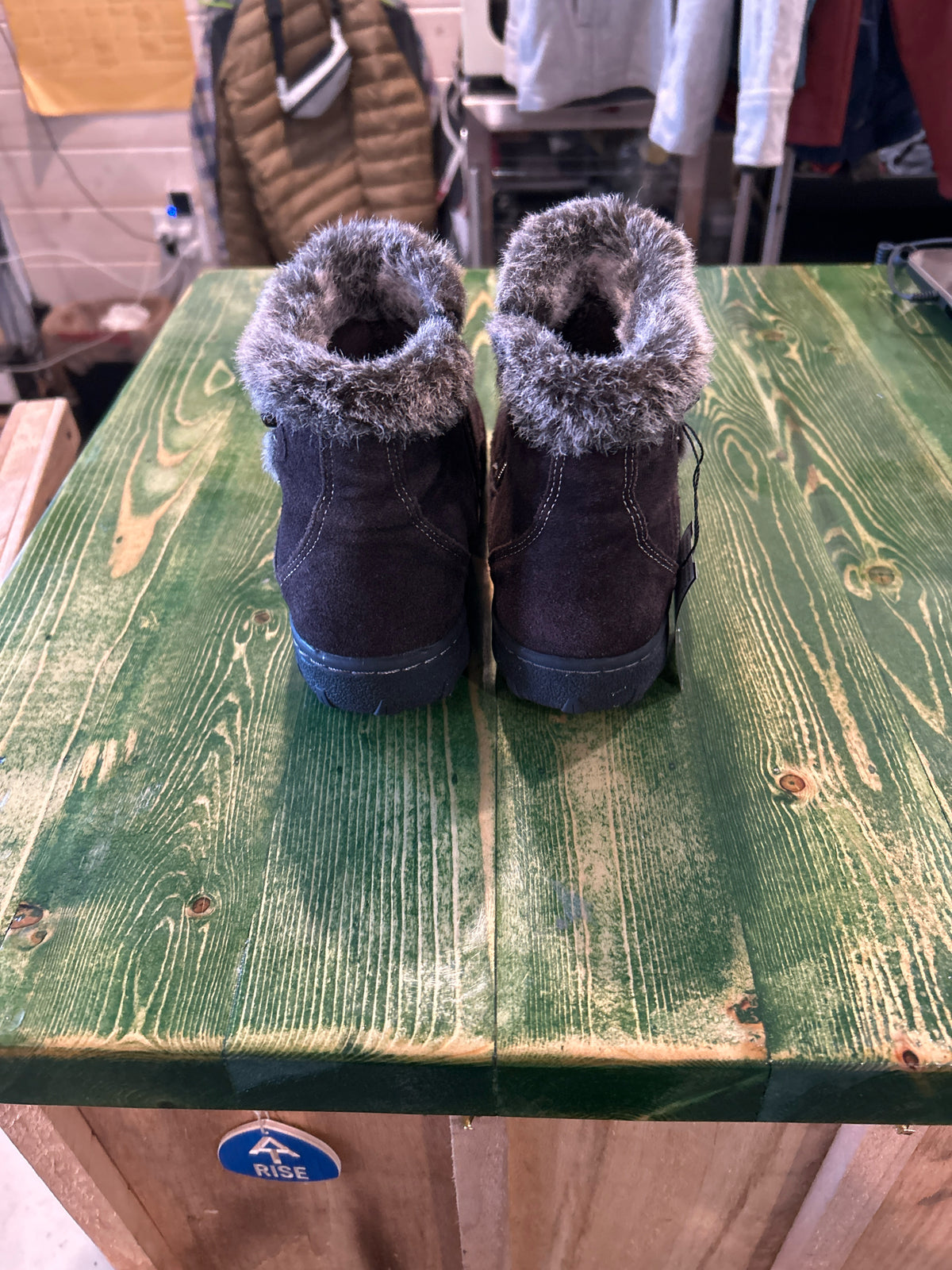 Women's Size 8 Khombu Ankle Boots