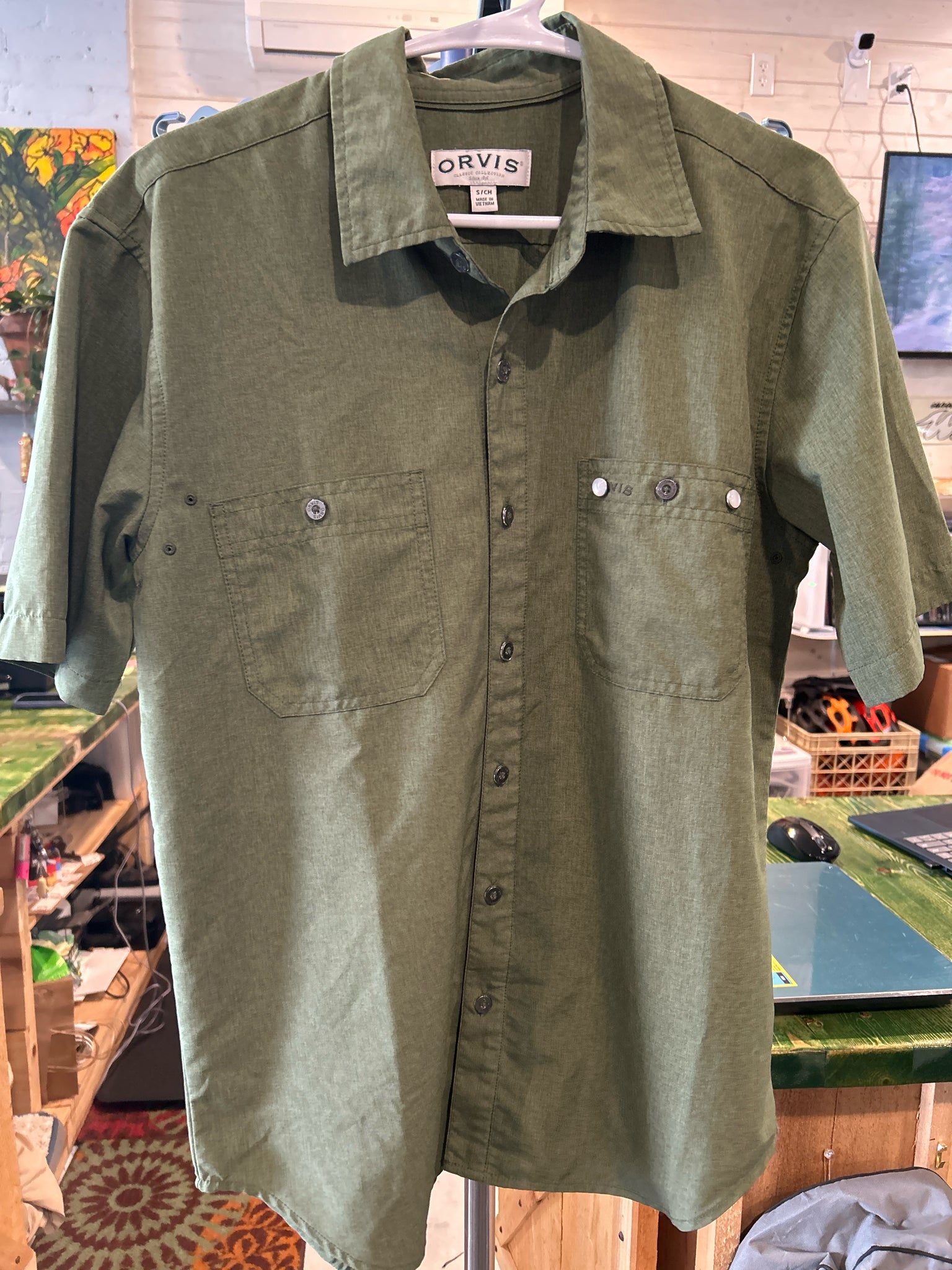 Size S Orvis Short Sleeve Shirt