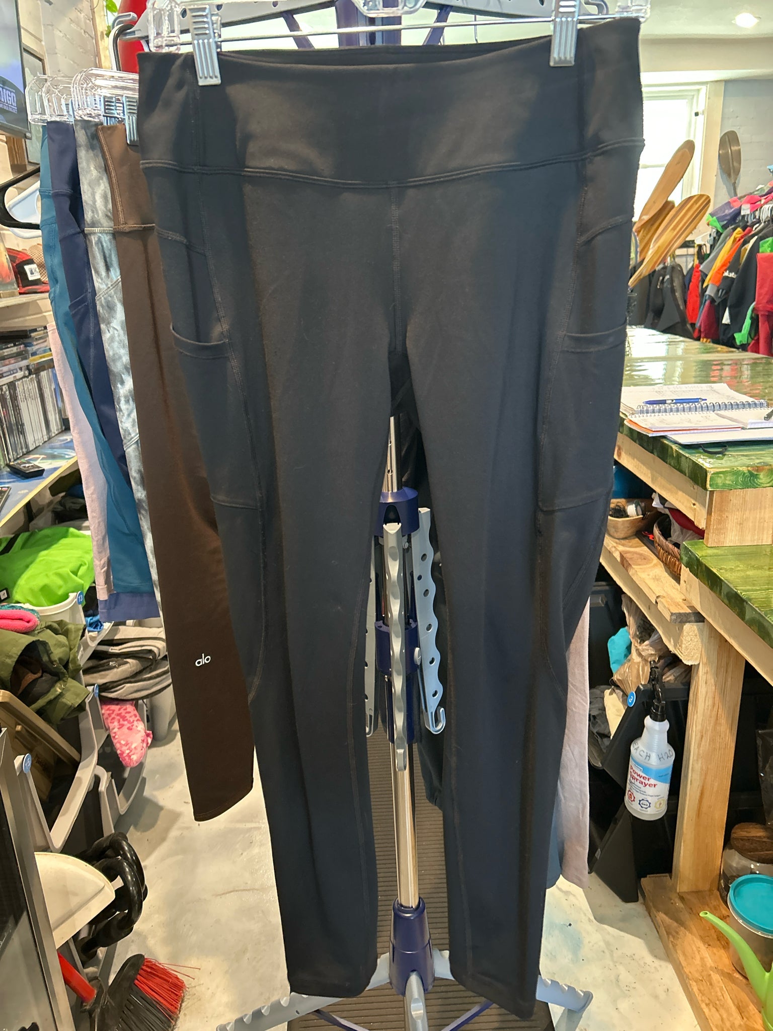 Size M Handful Leggings