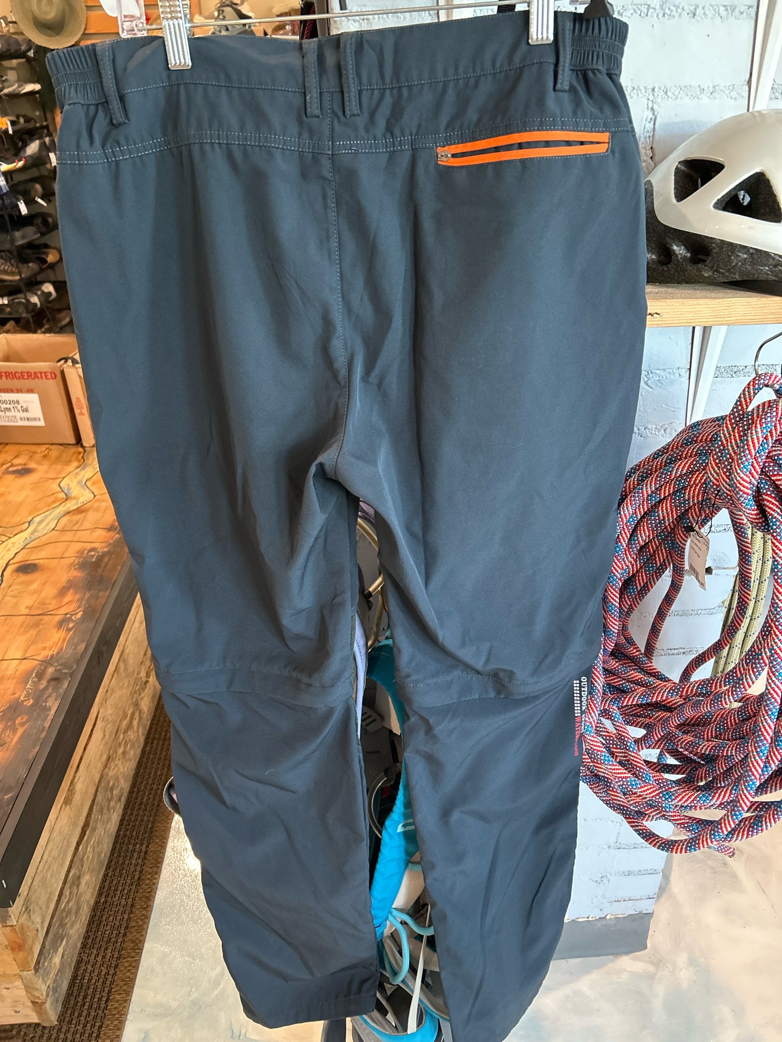 Size L Outdoorsport Pants