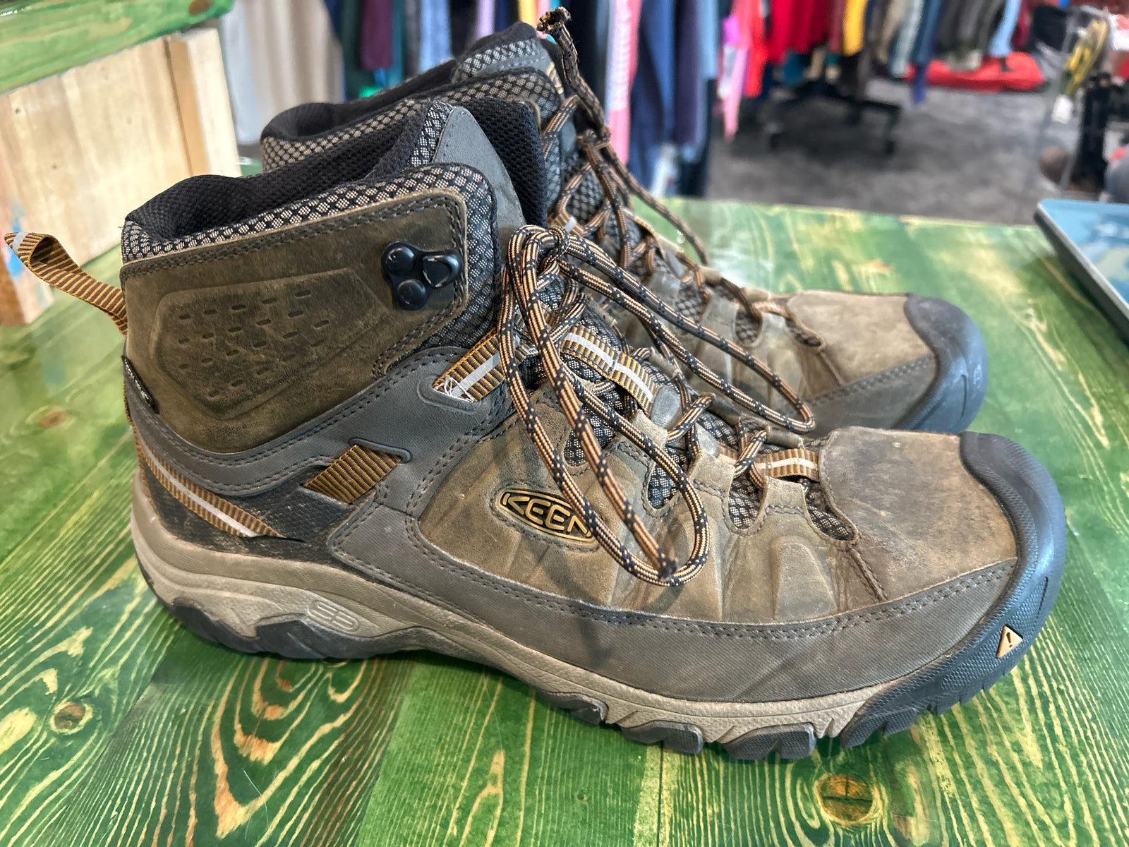 10.5 Keen Targhee Leather Hiking Boot