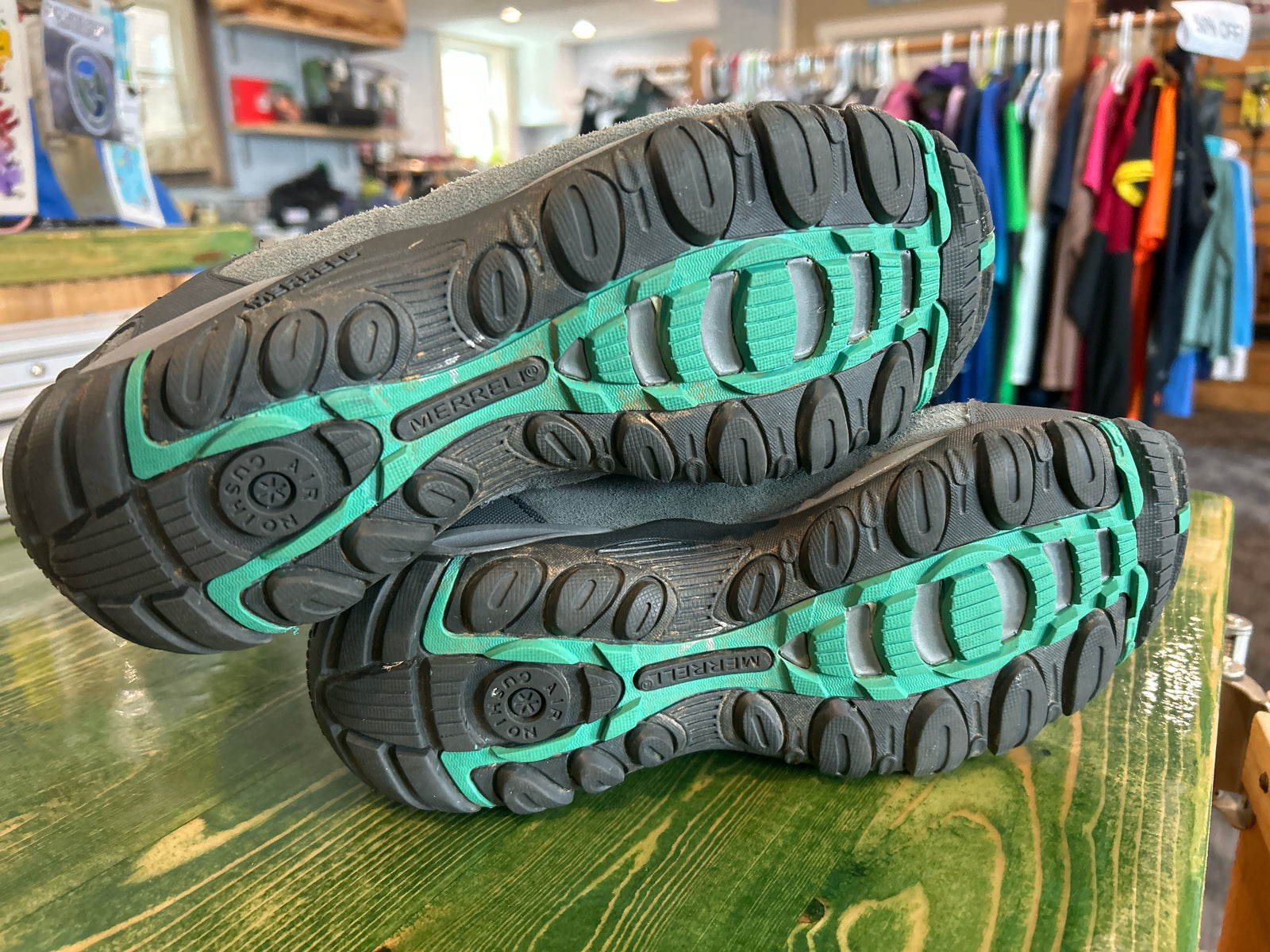 Merrell Accentor 2 Mid Ventilator Hiking Boots