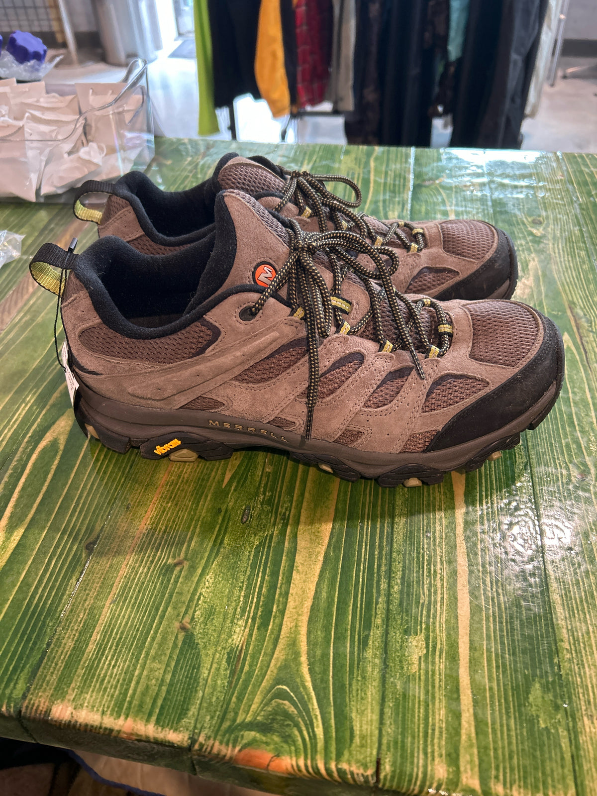 Men's Size 12 Wide Merrell Moab 3 Vent Hiking Shoes