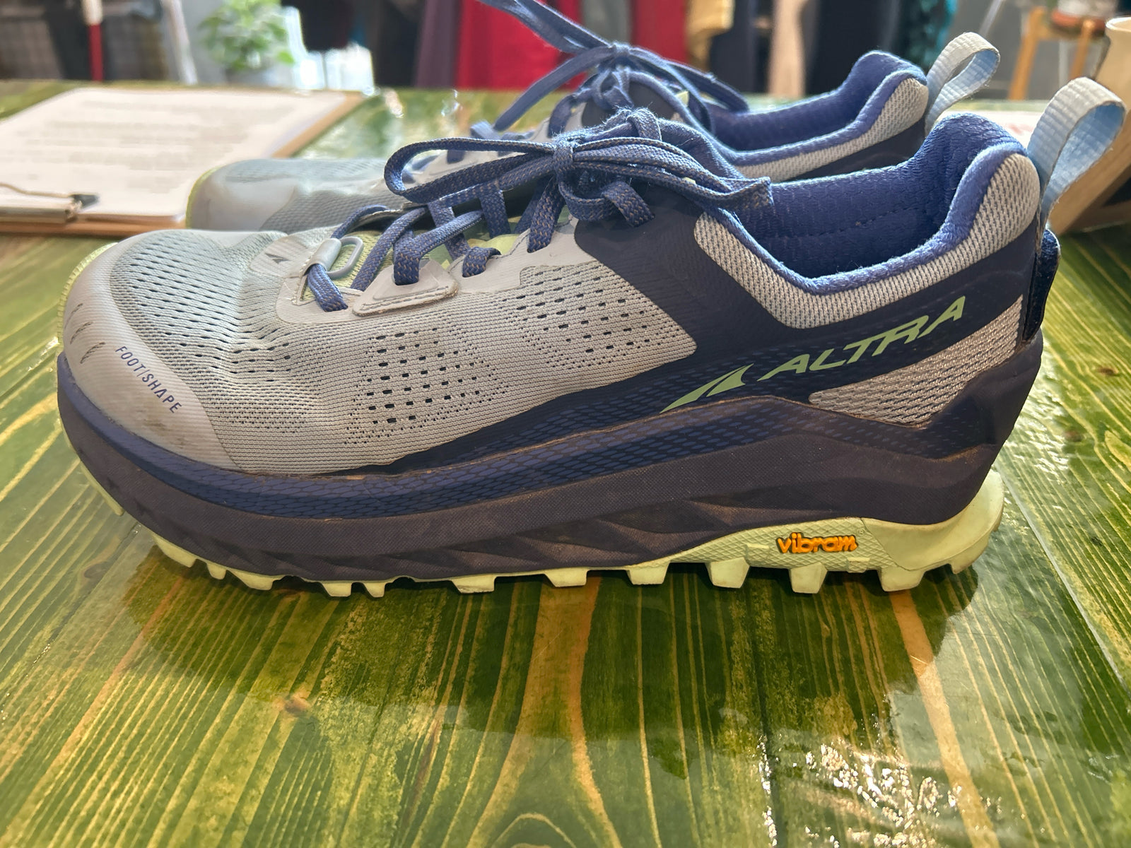 Altra Size 8 Olympus 4 Running Shoes