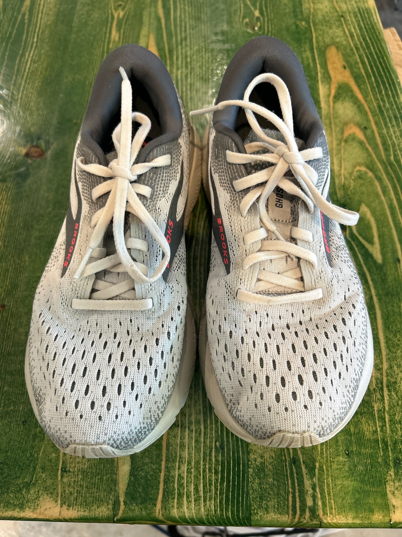 Brooks Size 8.5 Ghost Road Running Shoes