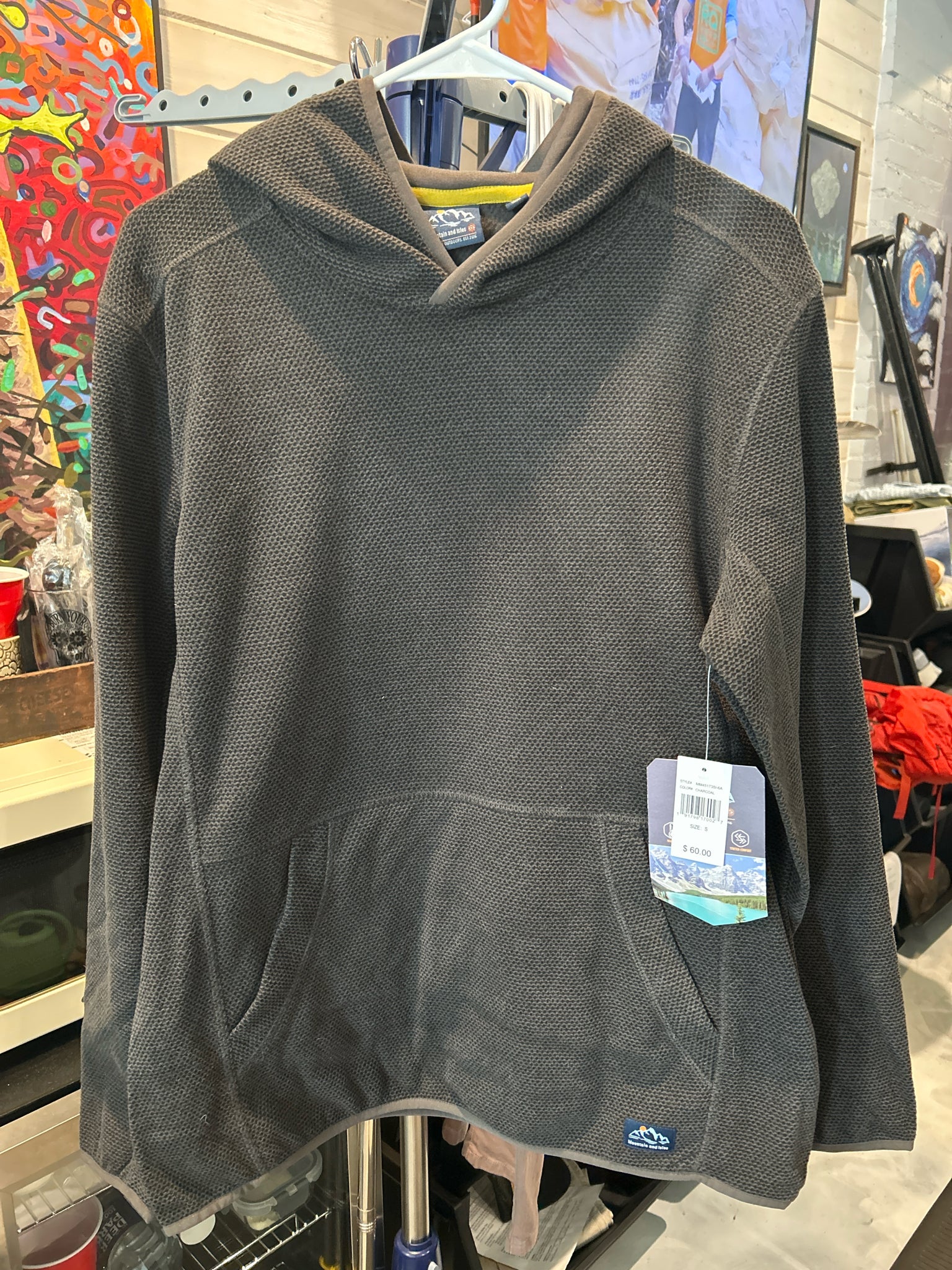 Size S Mountain and Isles Long Sleeve Hoodie
