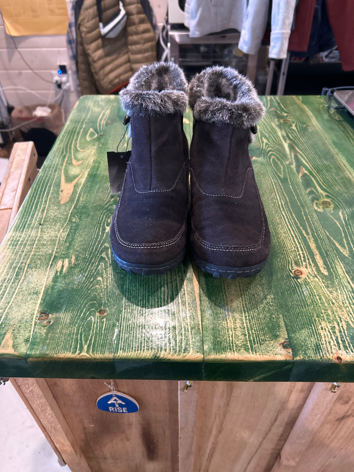 Women's Size 8 Khombu Ankle Boots