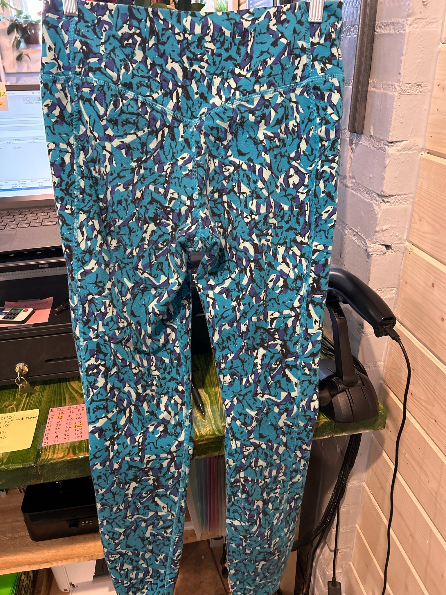 Size M Nike Leggings
