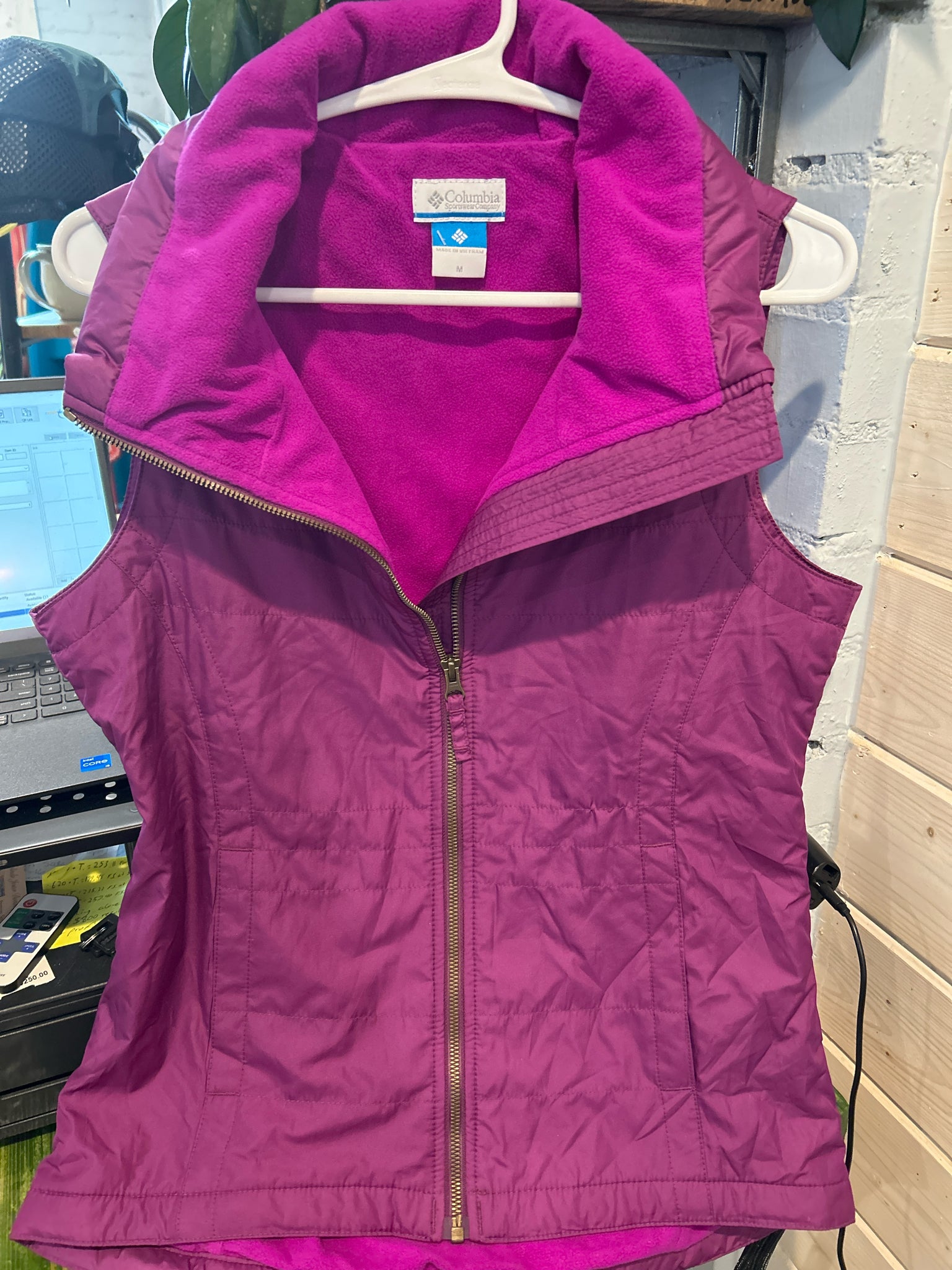 Size M Columbia Vest