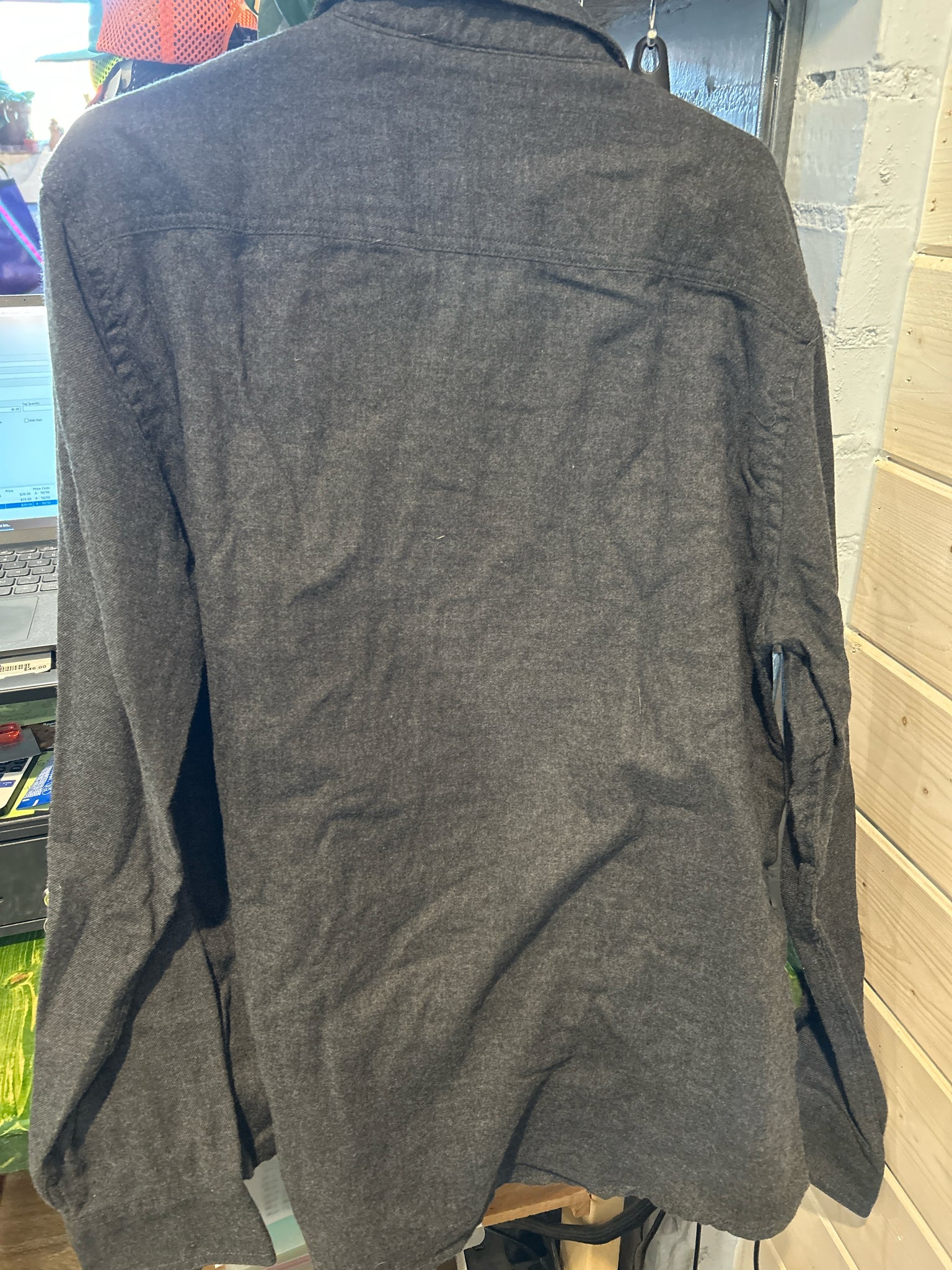 Hawk & Co Size L Shirt
