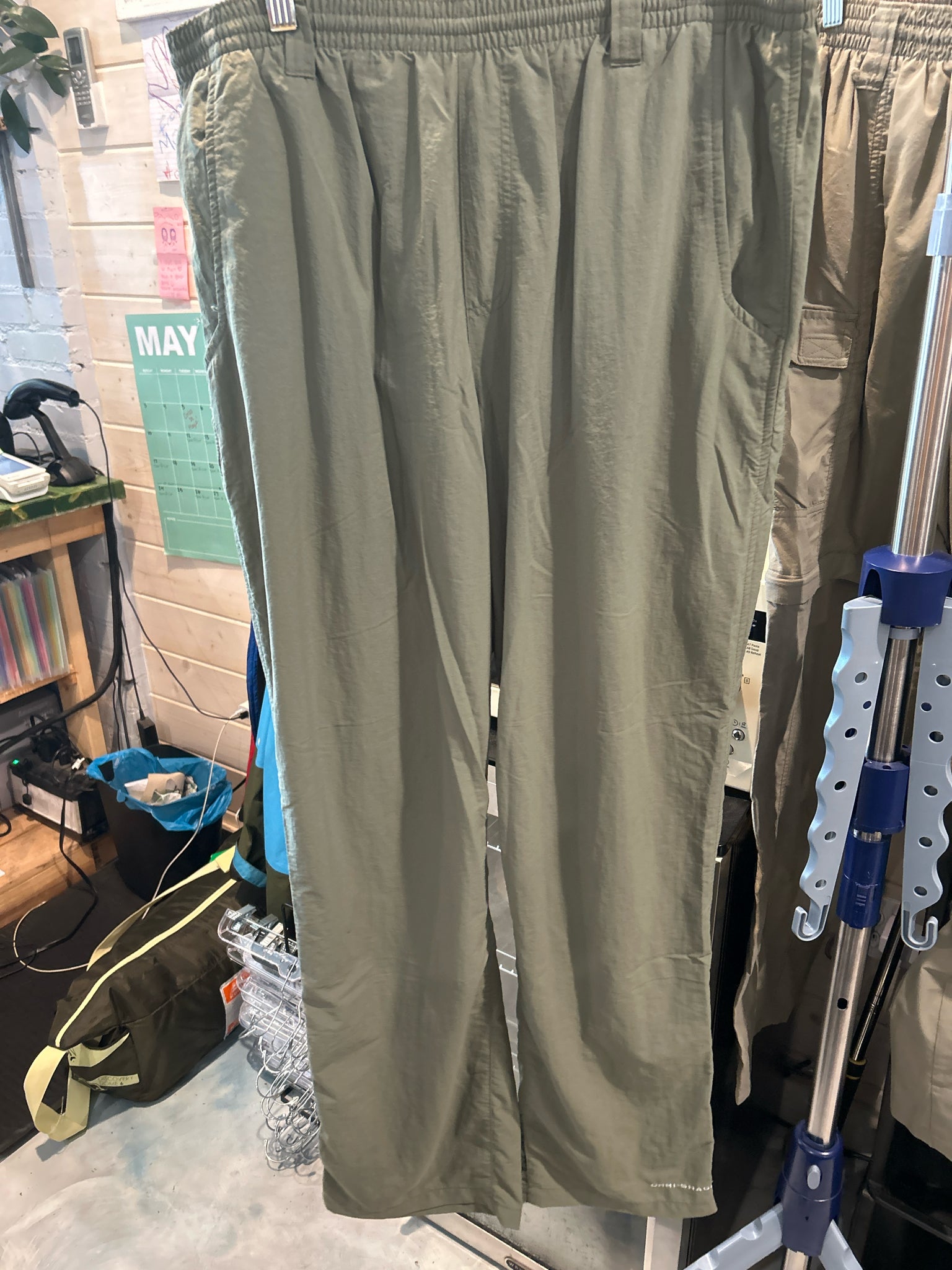 Size L Columbia Omni-Shade PFG  Pants