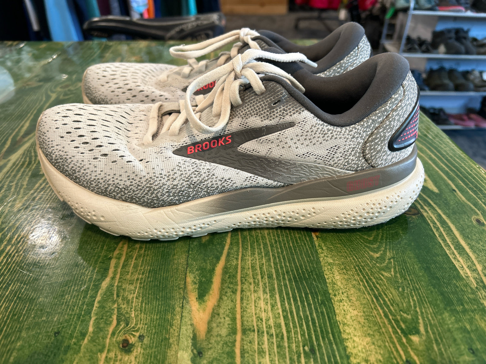 Brooks Size 8.5 Ghost Road Running Shoes