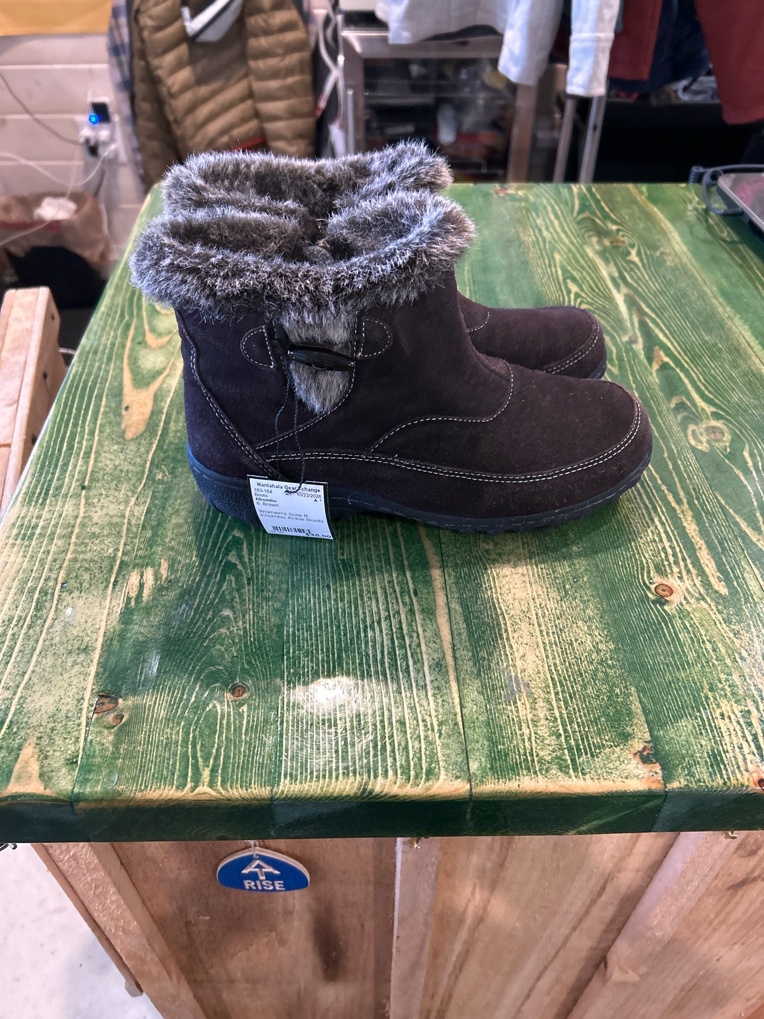 Women's Size 8 Khombu Ankle Boots