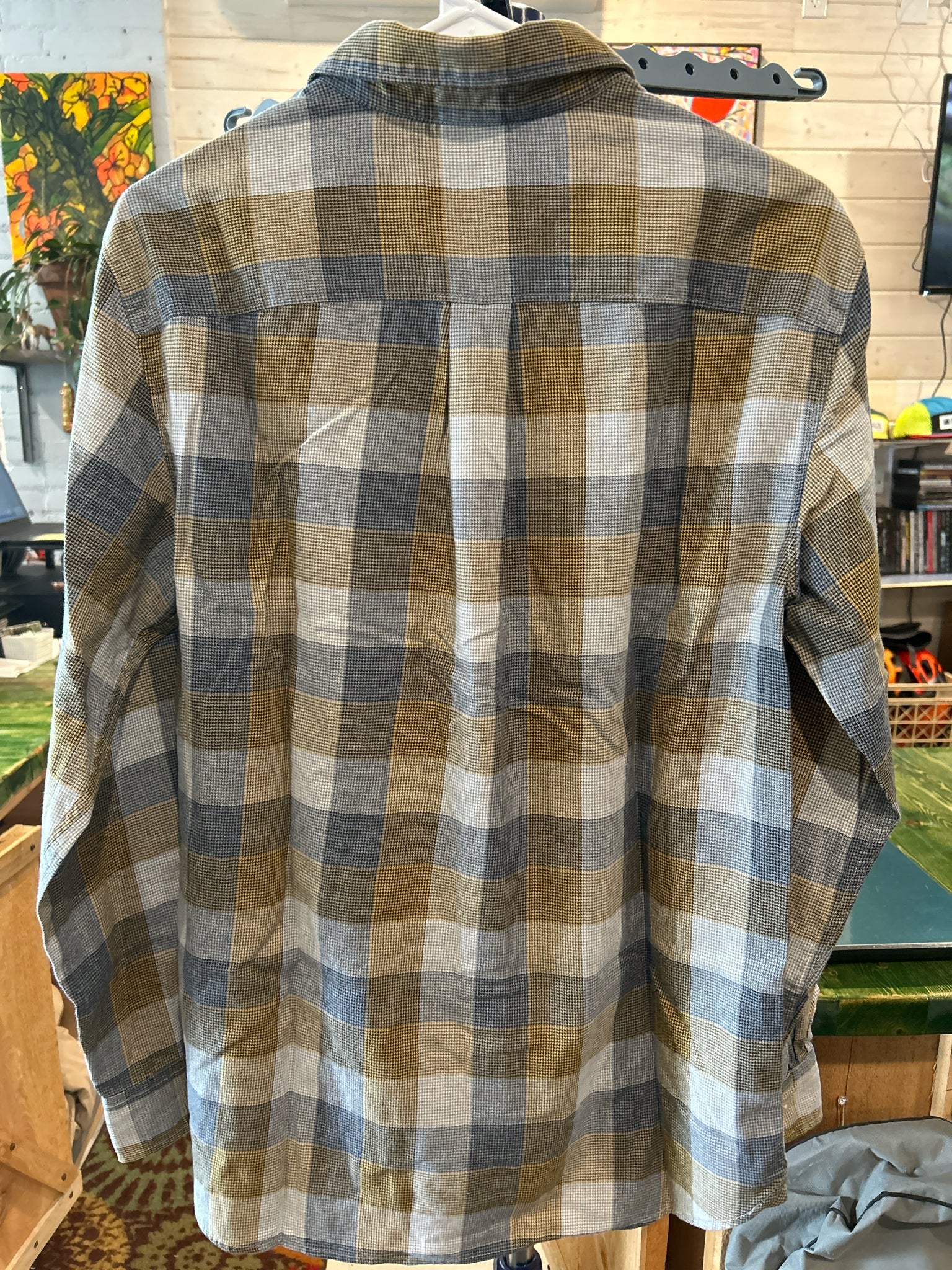 Size M The North Face Long Sleeve Shirt