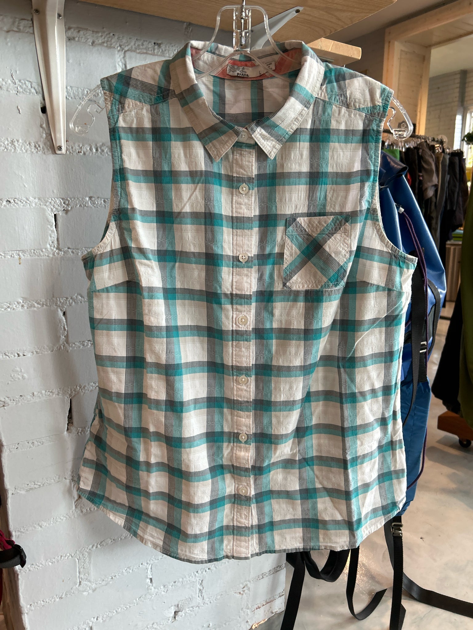 Sleeveless Ladies button down top