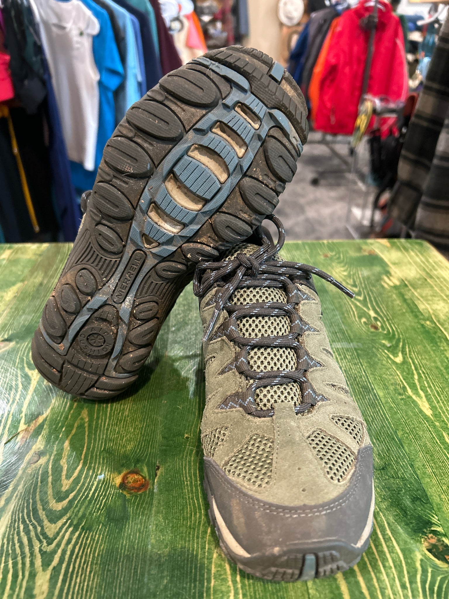 7.5 Merrell hiking shoe