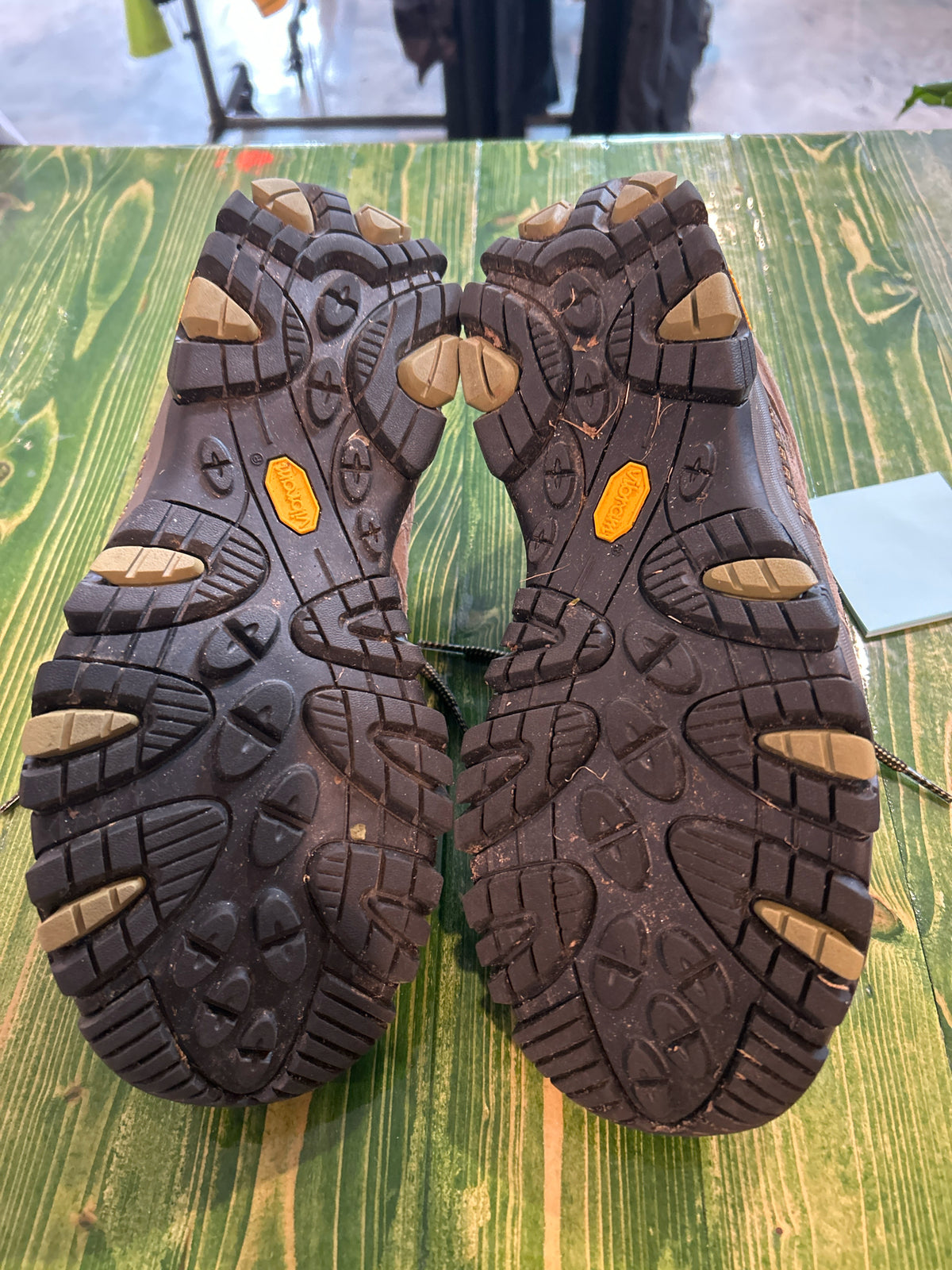 Men's Size 12 Wide Merrell Moab 3 Vent Hiking Shoes
