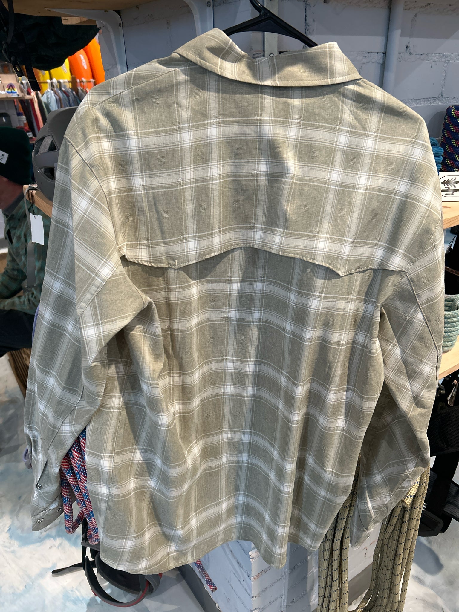Huk Size M Sun Shirt