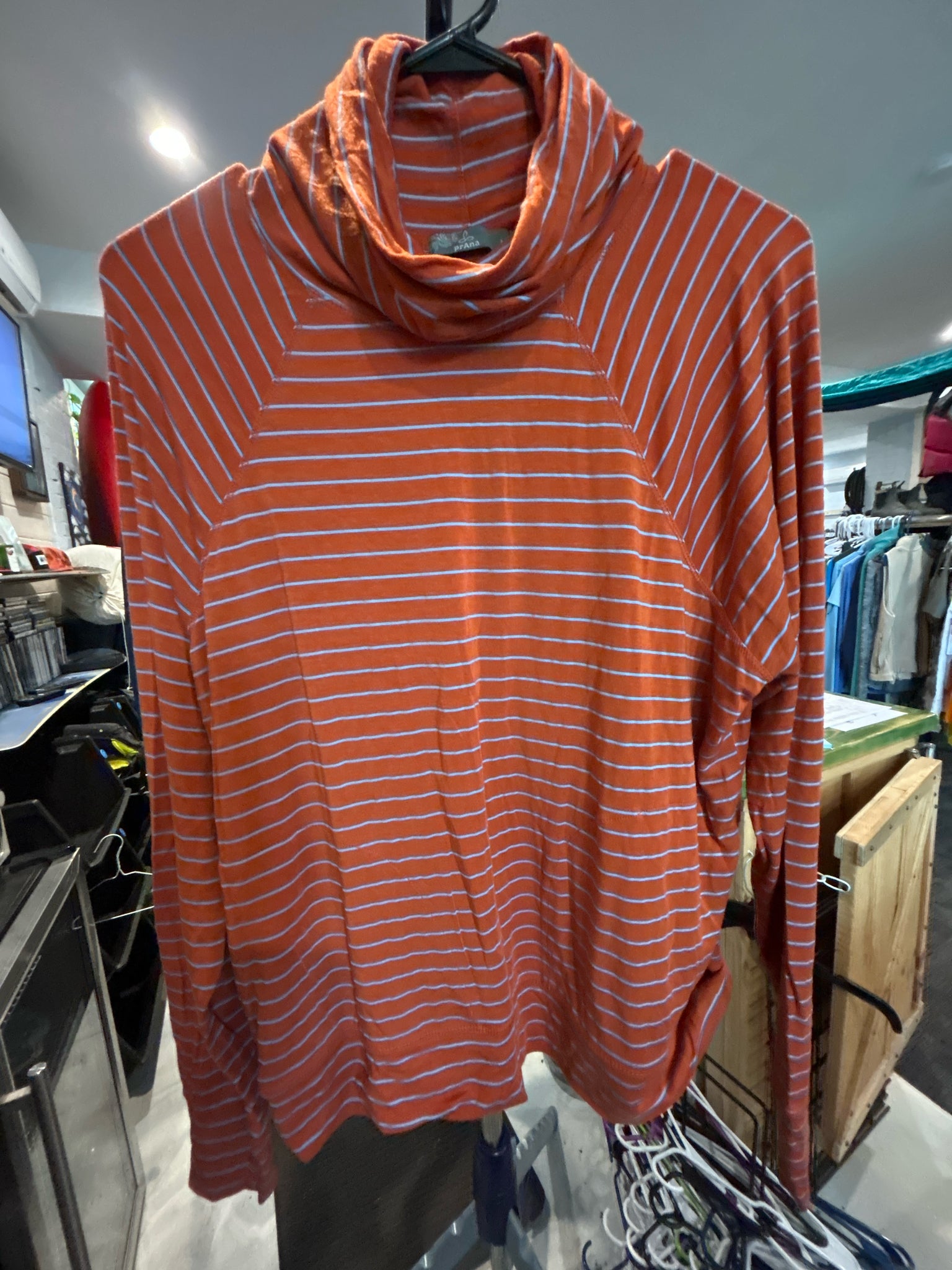 Size M Prana Shirt
