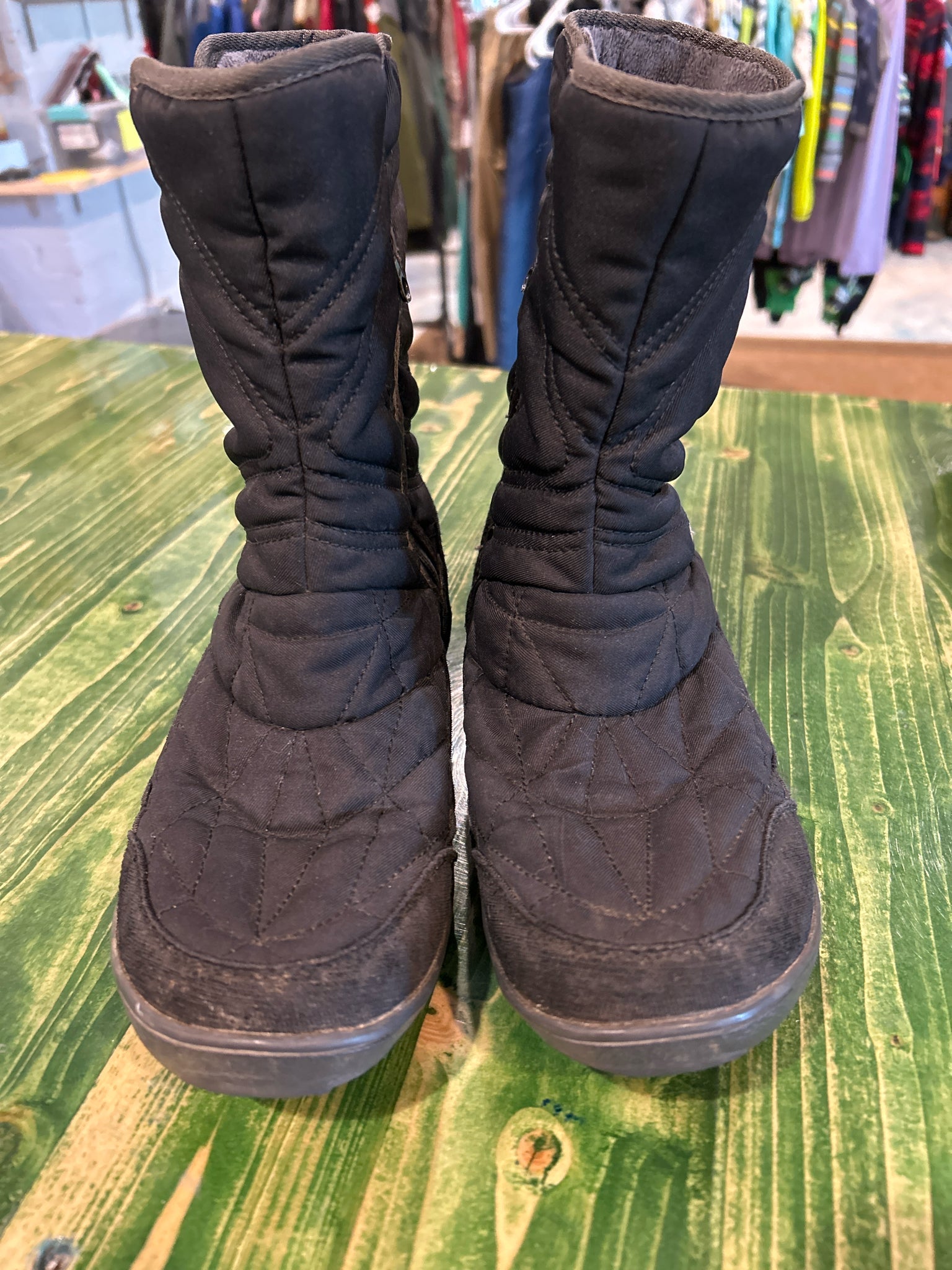 Columbia Size 9 Black Shoes